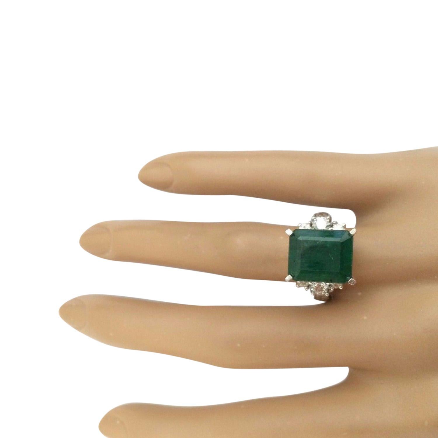 Natural Emerald Diamond Ring In 14 Karat Solid White Gold  In New Condition For Sale In Los Angeles, CA