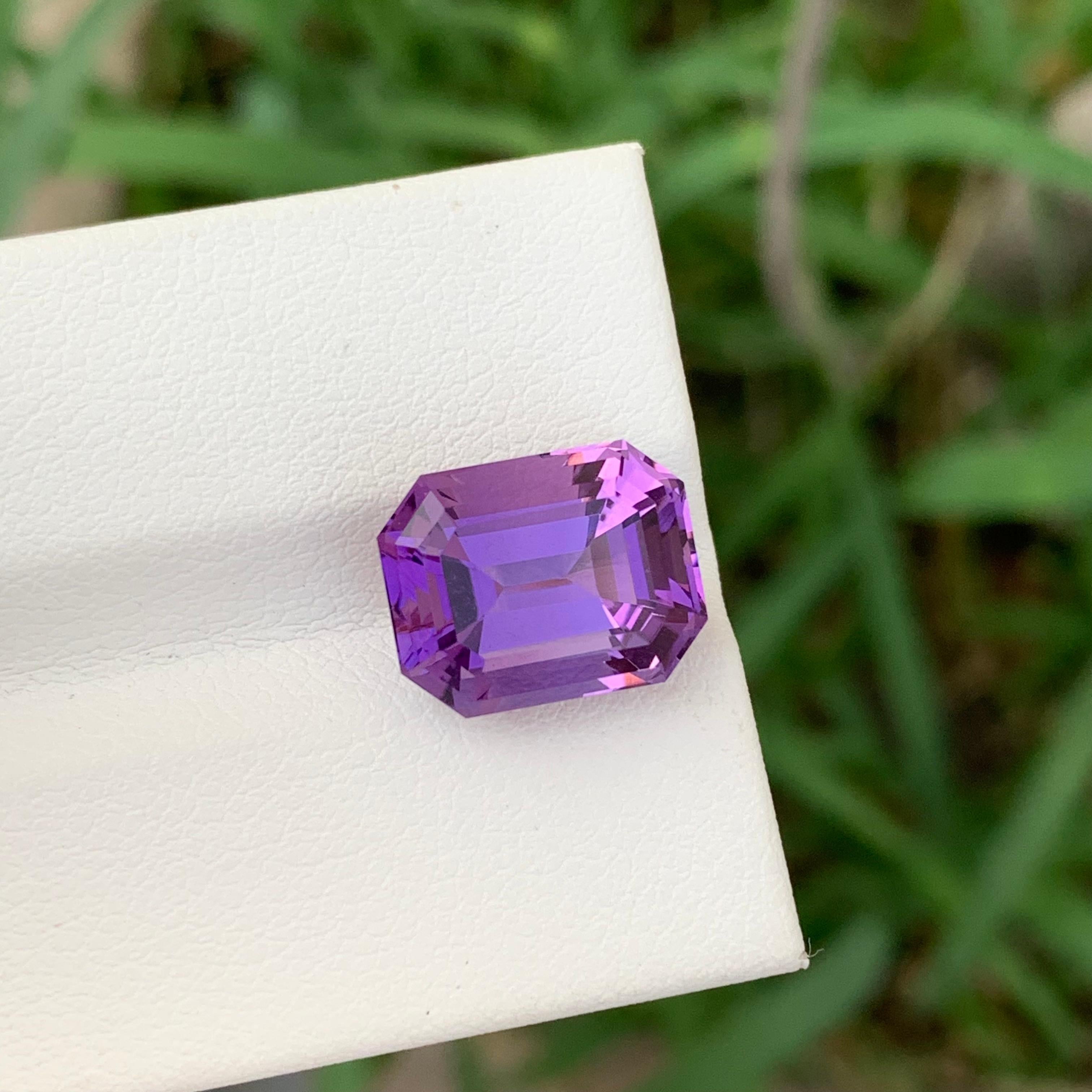 Loser Amethyst
Gewicht: 6,10 Karat
Abmessung: 12 x 9.5 x 7.8 Mm
Farbe: Violett
Herkunft: Brasilien
Behandlung: Nicht
Zertifikat: Auf Anfrage
Die Form: Smaragd 

Der Amethyst, eine atemberaubende Quarzart, die für ihren faszinierenden violetten