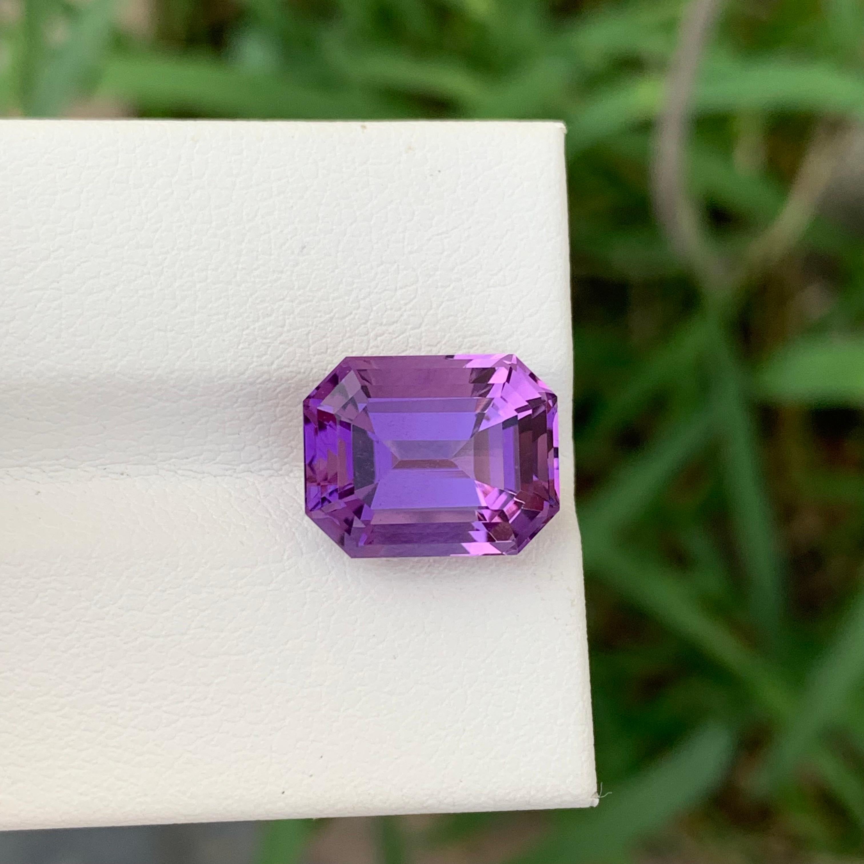 6.10 Karat natürlicher loser Amethyst-Smaragd in Smaragdform für die Schmuckherstellung im Zustand „Neu“ im Angebot in Peshawar, PK