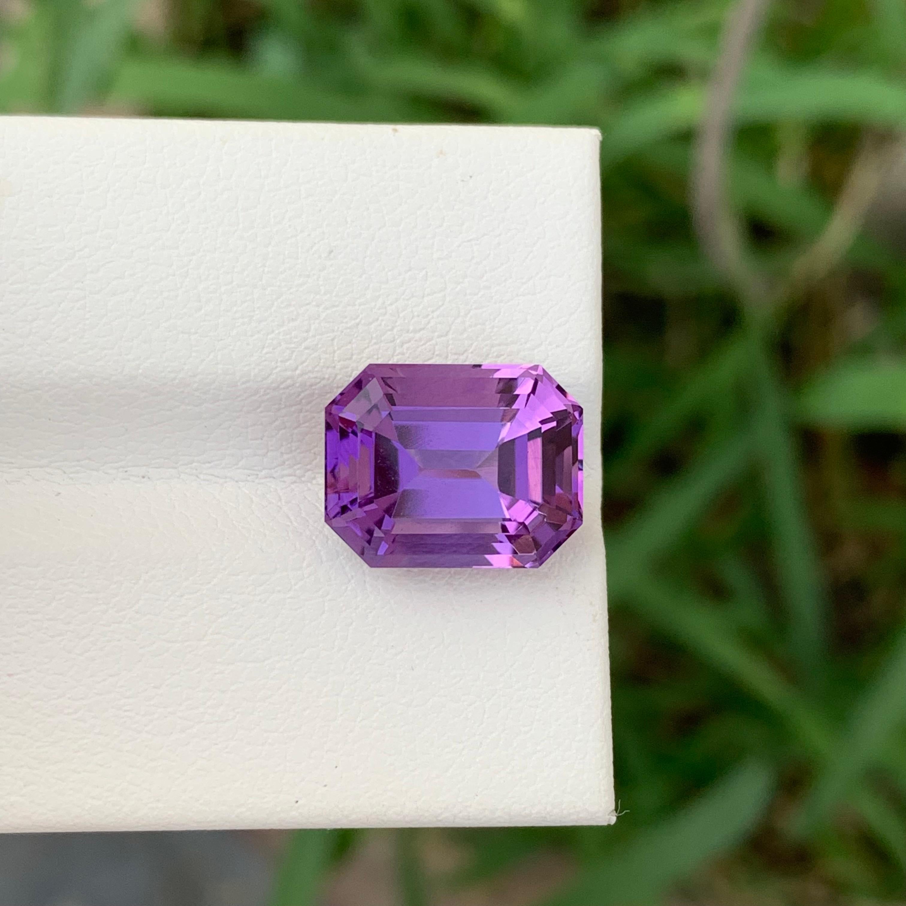 6.10 Karat natürlicher loser Amethyst-Smaragd in Smaragdform für die Schmuckherstellung im Angebot 1