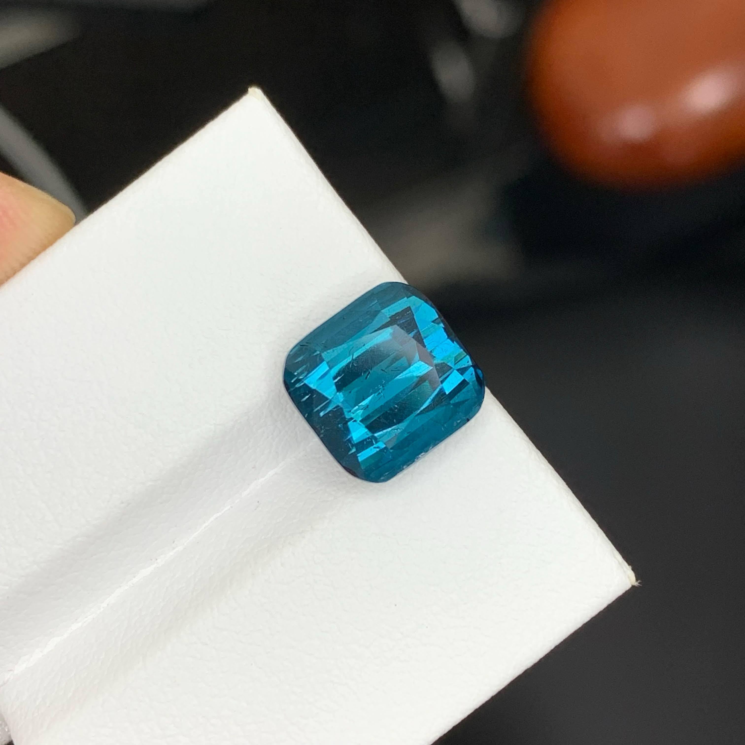 Moderno 6.10 carati di tormalina blu Lagoon naturale sfusa con taglio a cuscino Gemma afgana in vendita