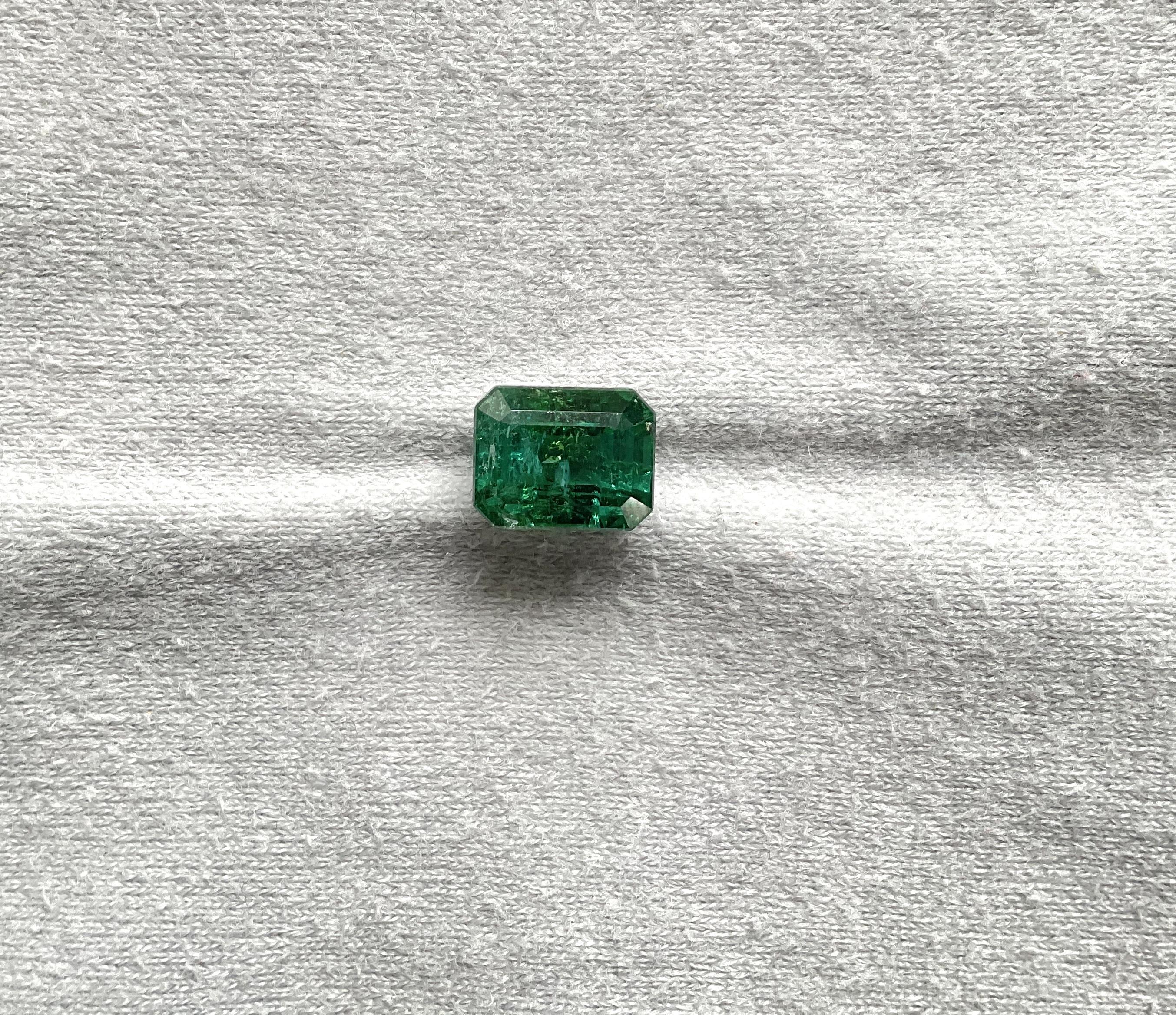 6.10 Karat grüner Turmalin achteckig facettiert geschliffener Stein Top Qualität Natürlicher Edelstein

Edelstein - Turmalin
Gewicht - 6,10 Karat
Form - Achteck
Größe - 10x8x8,5 MM
Stücke - 1