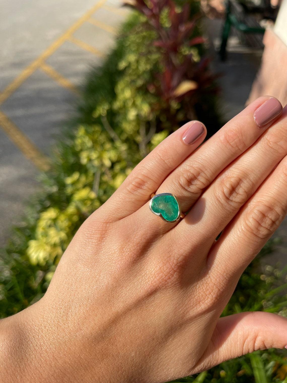 heart shaped emerald ring
