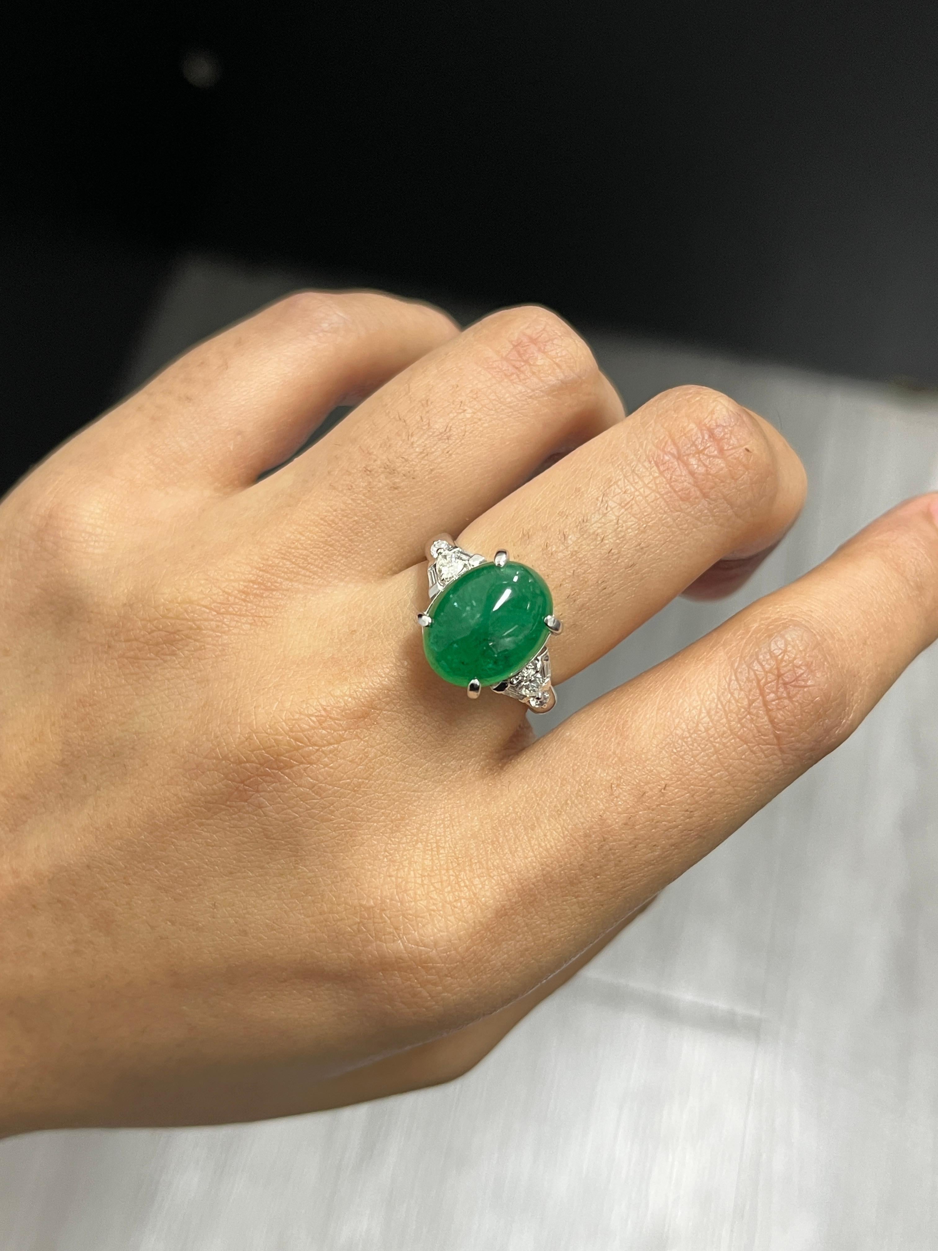 De las mujeres Anillo de cóctel con esmeralda de 6,11 quilates en PT900 en venta