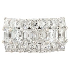 Bracelet en diamant demi-taille de 6,11 carats, rond et émeraude, 18 carats En stock