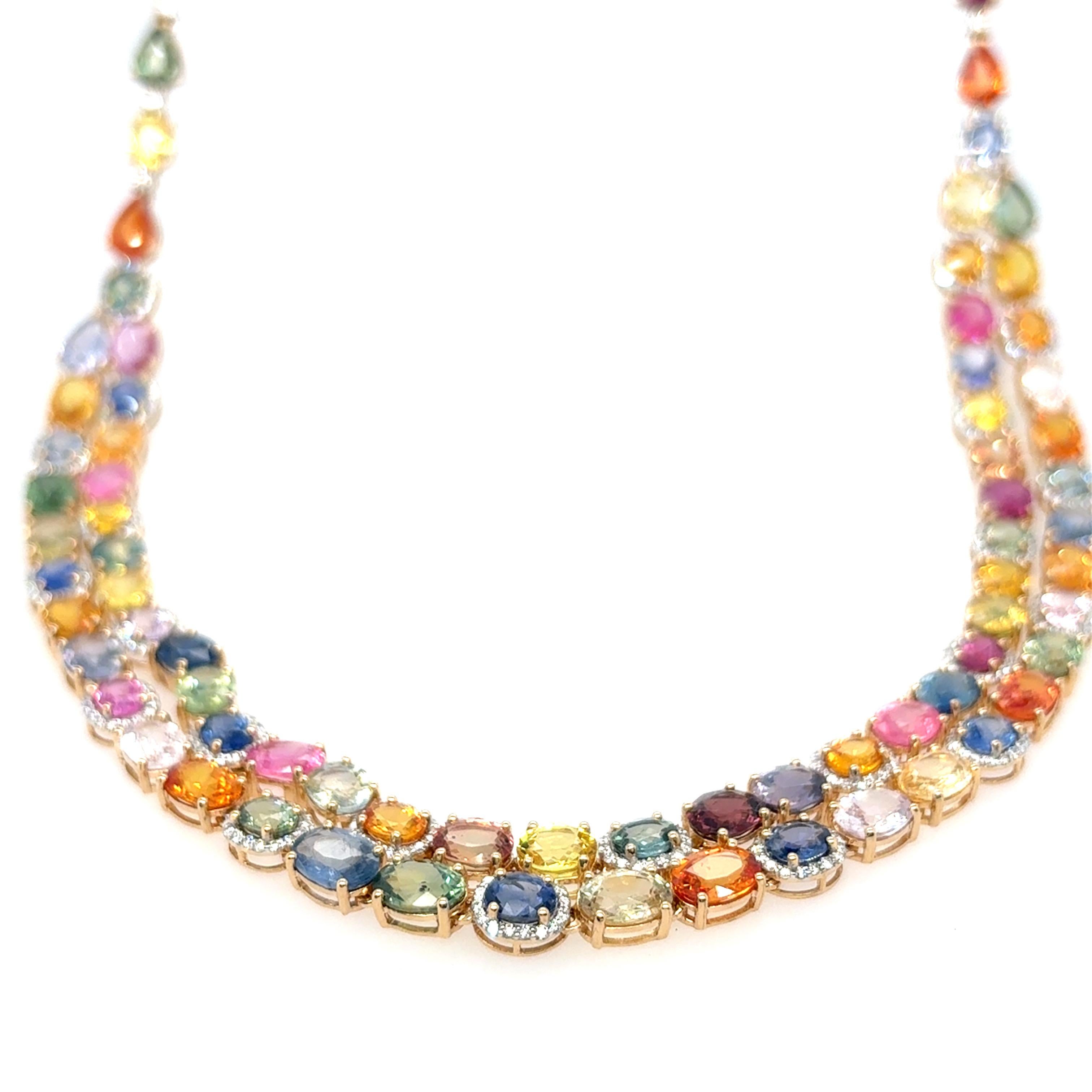 Collier exquis de 61,10 carats de saphirs multicolores et de diamants
Ce superbe collier à deux brins est composé de 89 saphirs ovales et poires d'une valeur totale de 61,10 carats, magnifiquement rehaussés de 2,53 carats de diamants étincelants.