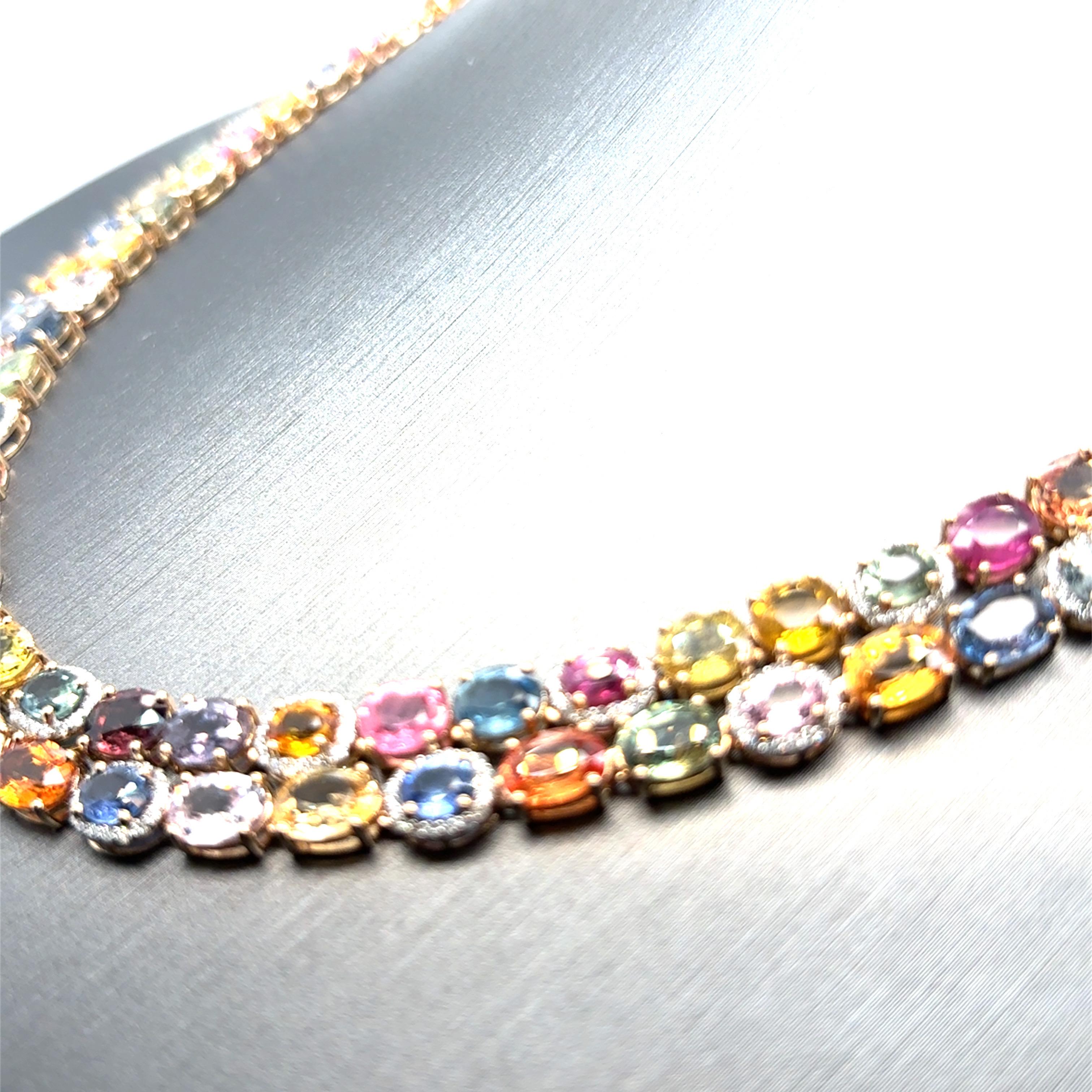 Collier multibrins en or jaune avec saphirs multicolores et diamants de 61,10 carats en vente 2