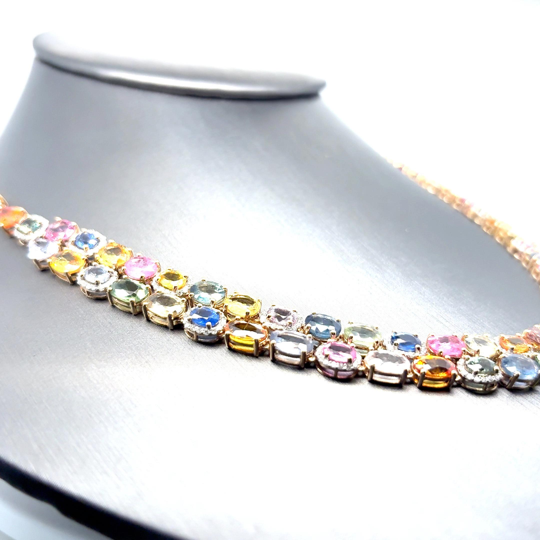 Collier multibrins en or jaune avec saphirs multicolores et diamants de 61,10 carats en vente 3