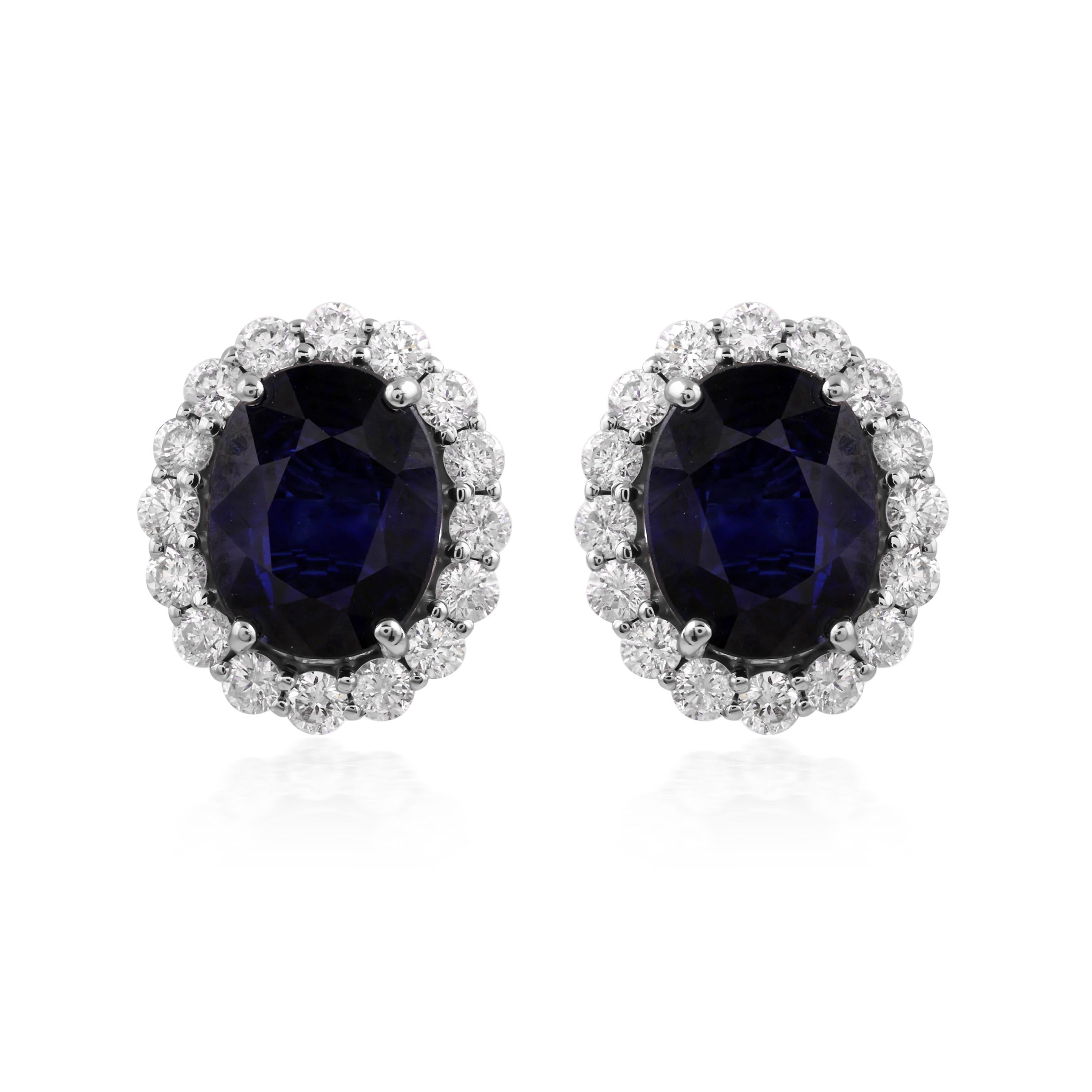 6.12 Carat Natural Blue Sapphire 1.28 Carat Diamond Halo 18k Gold Stud Earrings In New Condition For Sale In Diera, Dubai