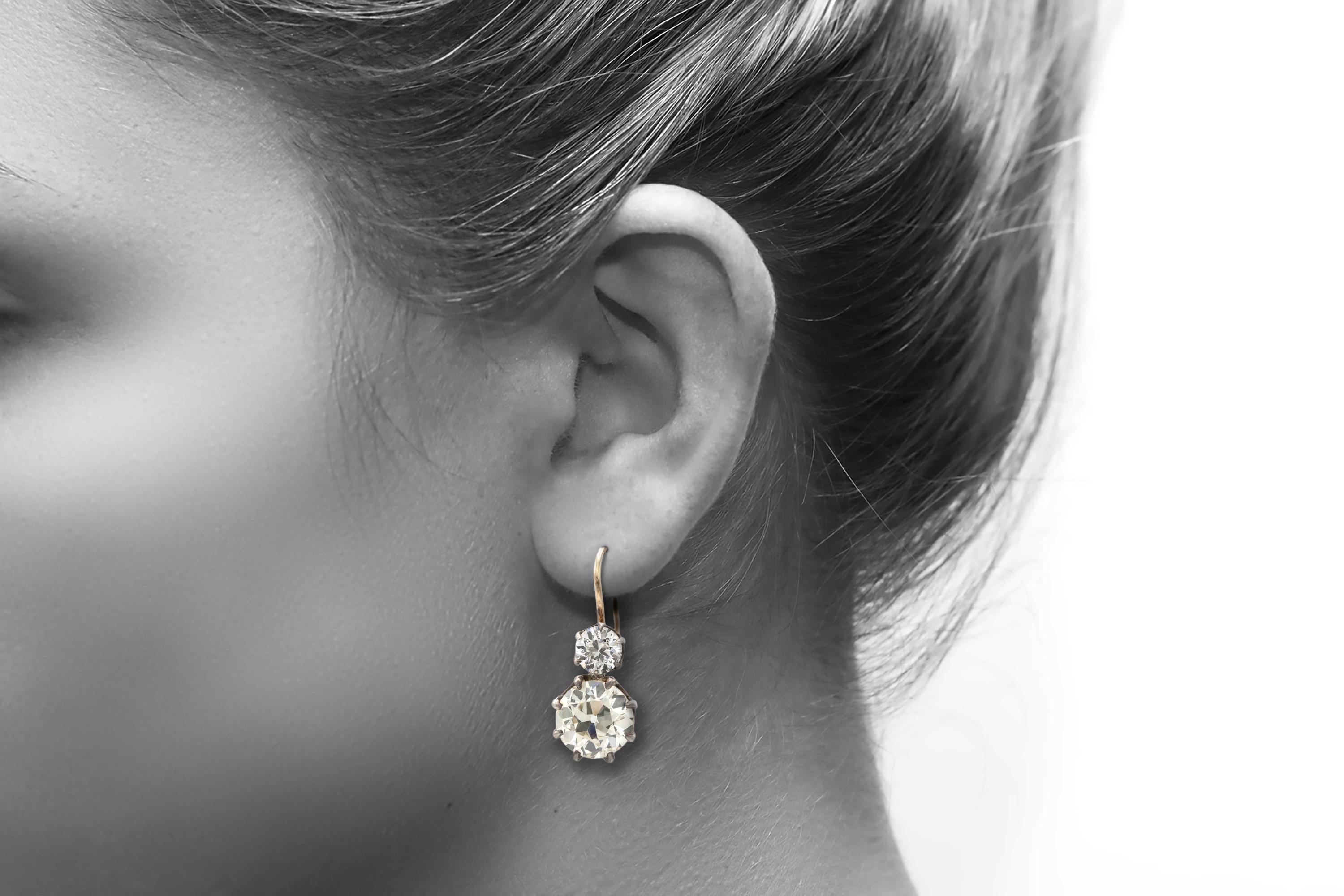 Taille vieille Europe Boucles d'oreilles pendantes en diamant taille européenne 6.12 carats en vente