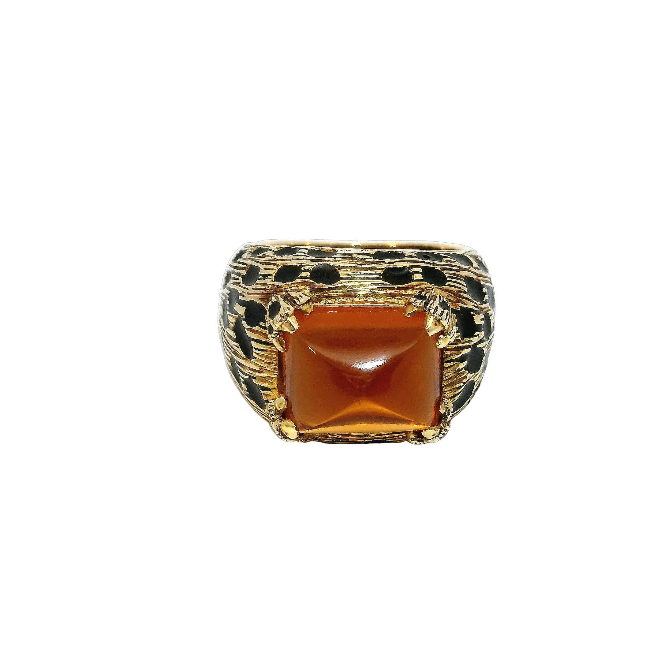 Sugarloaf Cabochon 6.12 carat Sugarloaf Citrine Ring in 18K Gold with Animal-inspired Enalmelwork For Sale