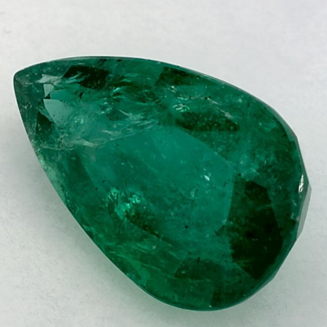 Con un vibrante tono verde, la piedra de nacimiento de mayo es un símbolo del renovado crecimiento primaveral. 

Explora la vibrante colección de esmeraldas, rubíes y zafiros de nuestra tienda, disponibles como gemas sueltas y combinadas con nuestra