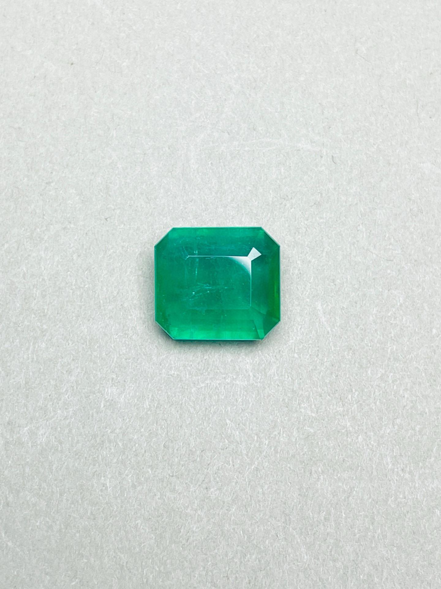 Taille brillant 6.12 Ct GIA Certified No Oil Emerald Zambia at High Clarity (Émeraude certifiée sans huile en Zambie) en vente