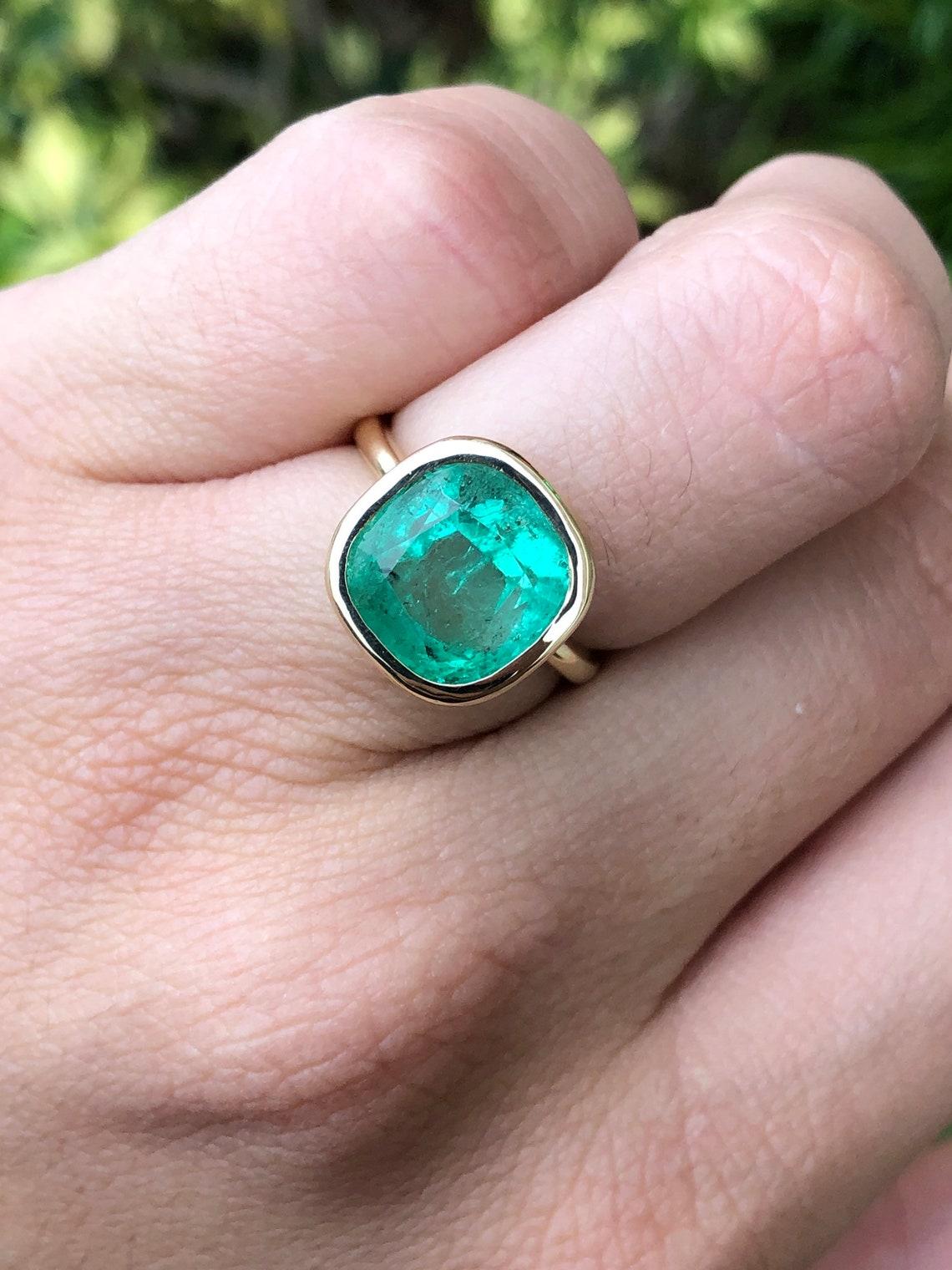 emerald right hand ring