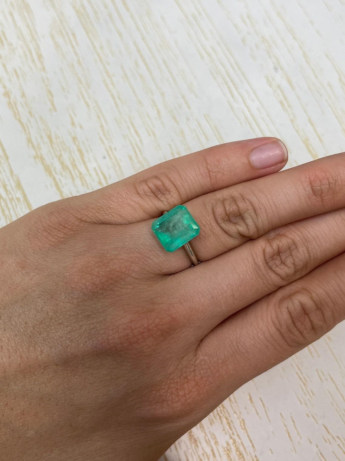 6.13 Carat 11.5x10.3 Earthy Pastel Green Colombian Emerald - Emerald Cut May For Sale 3
