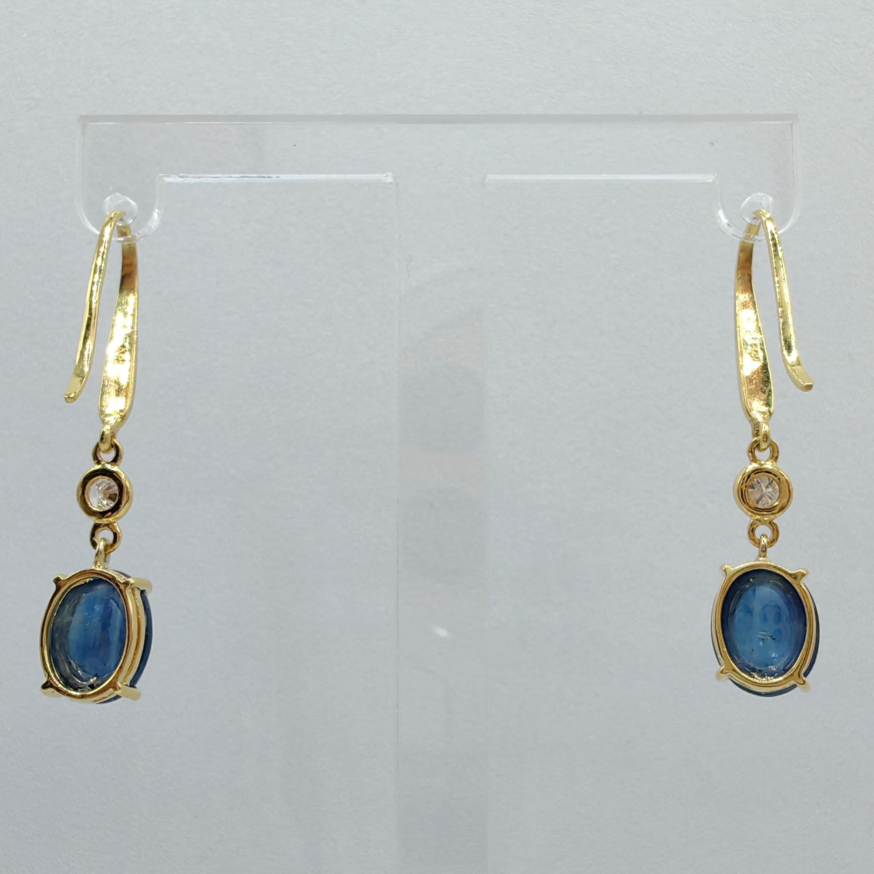 Women's 6.13ct Cabochon Blue Sapphire Diamond Dangling Earrings in 18K Yellow Gold For Sale