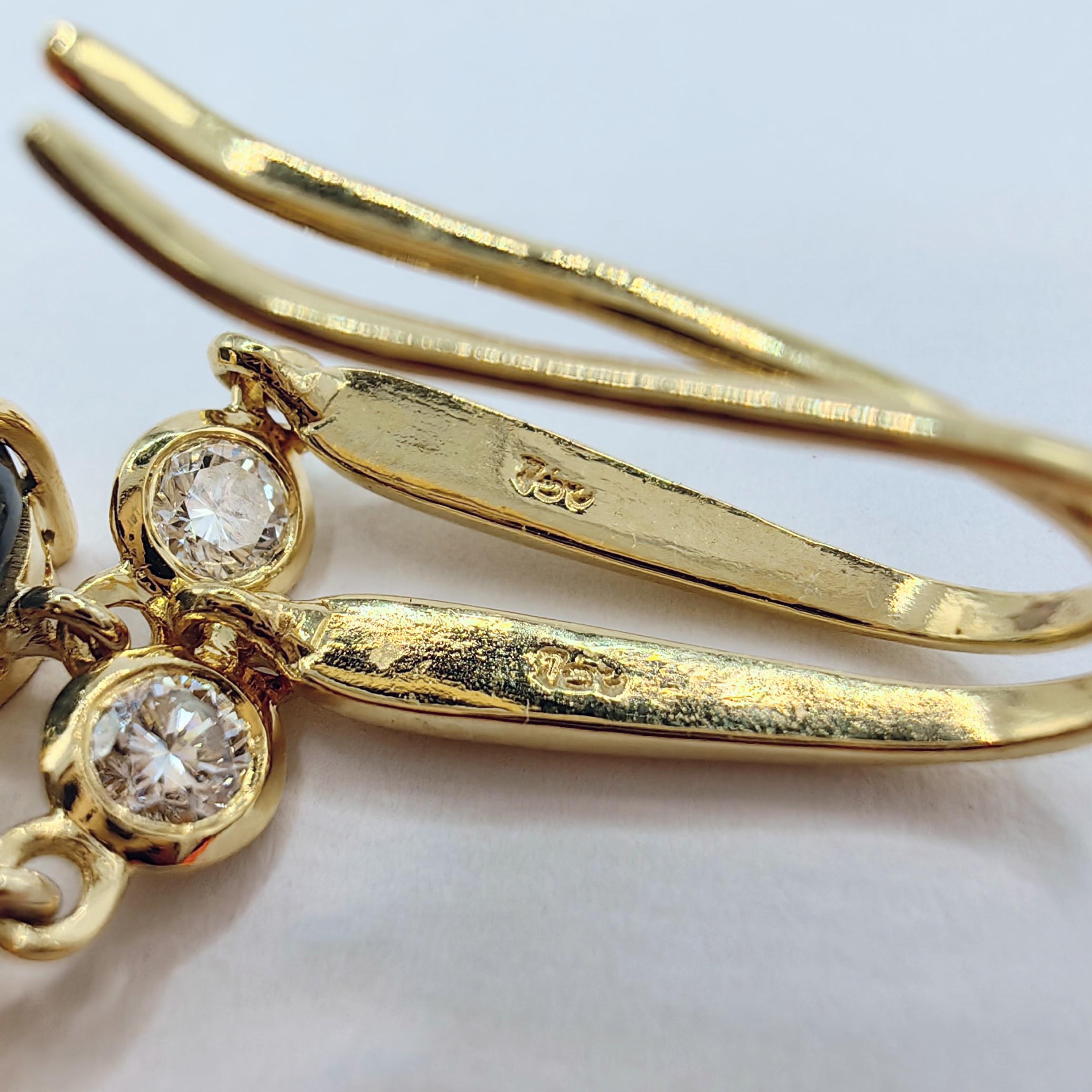Pendants d'oreilles en or jaune 18 carats avec saphir bleu cabochon et diamants de 6,13 carats en vente 2