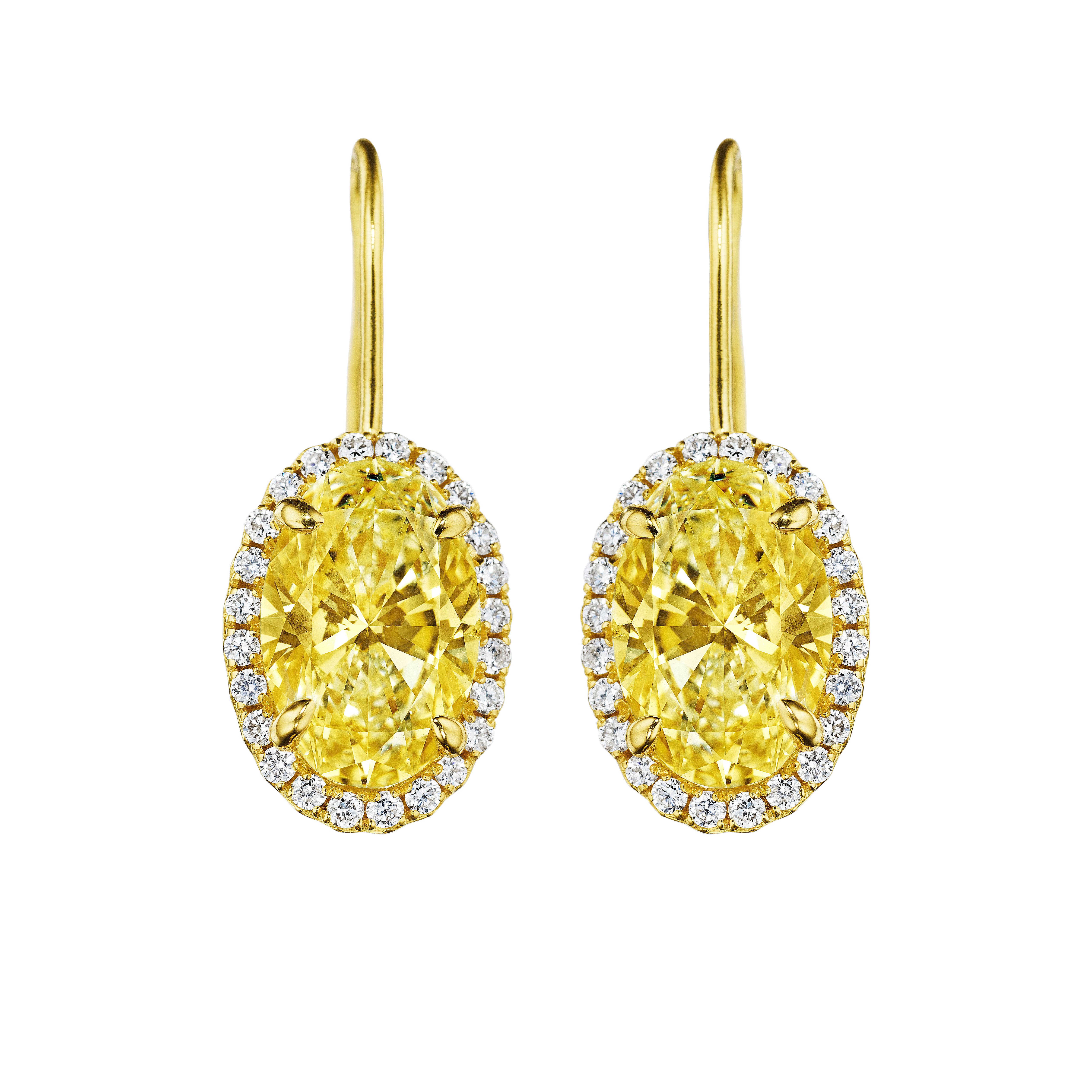 6,13 Karat GIA-zertifizierte ovale gelbe Diamant-Ohrringe aus 18KT Gold im Zustand „Neu“ im Angebot in New York, NY