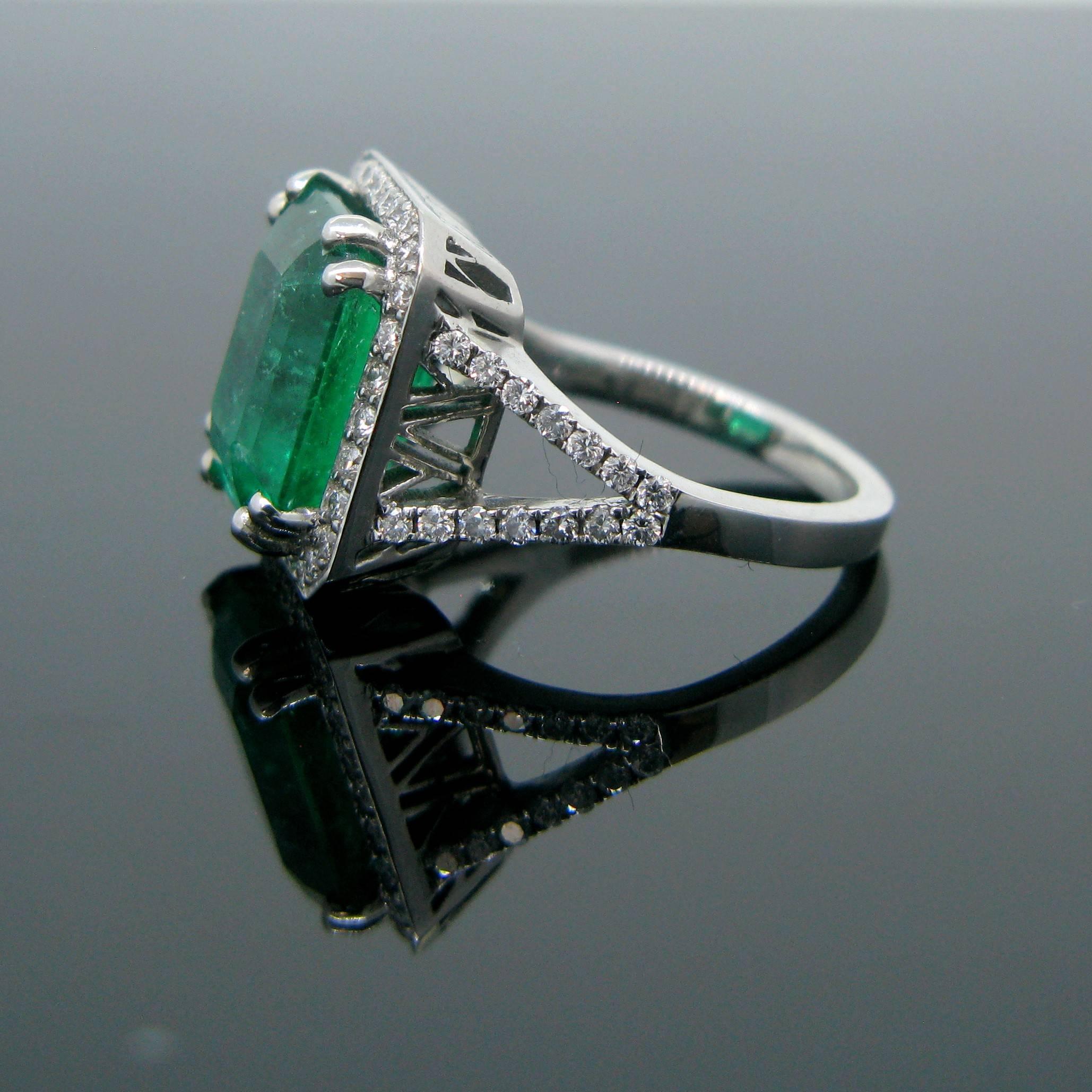 6.14 Carat GRS Certified Colombian Emerald Diamond Platinum Ring In New Condition For Sale In London, GB