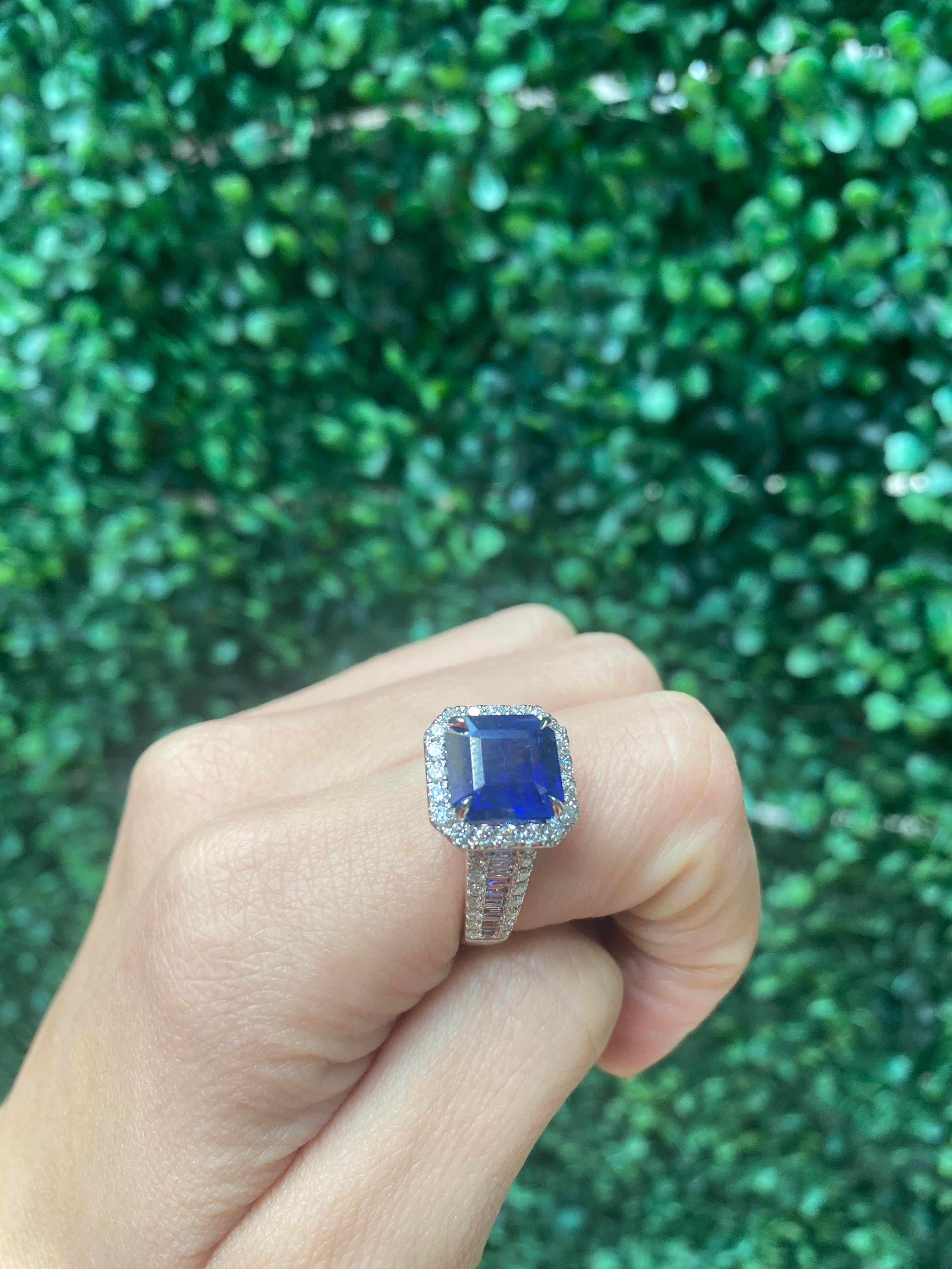 Women's or Men's 6.14ct Royal Blue Octagonal Natural Sapphire Ring, GIA, with 1.36ctw Diamonds For Sale