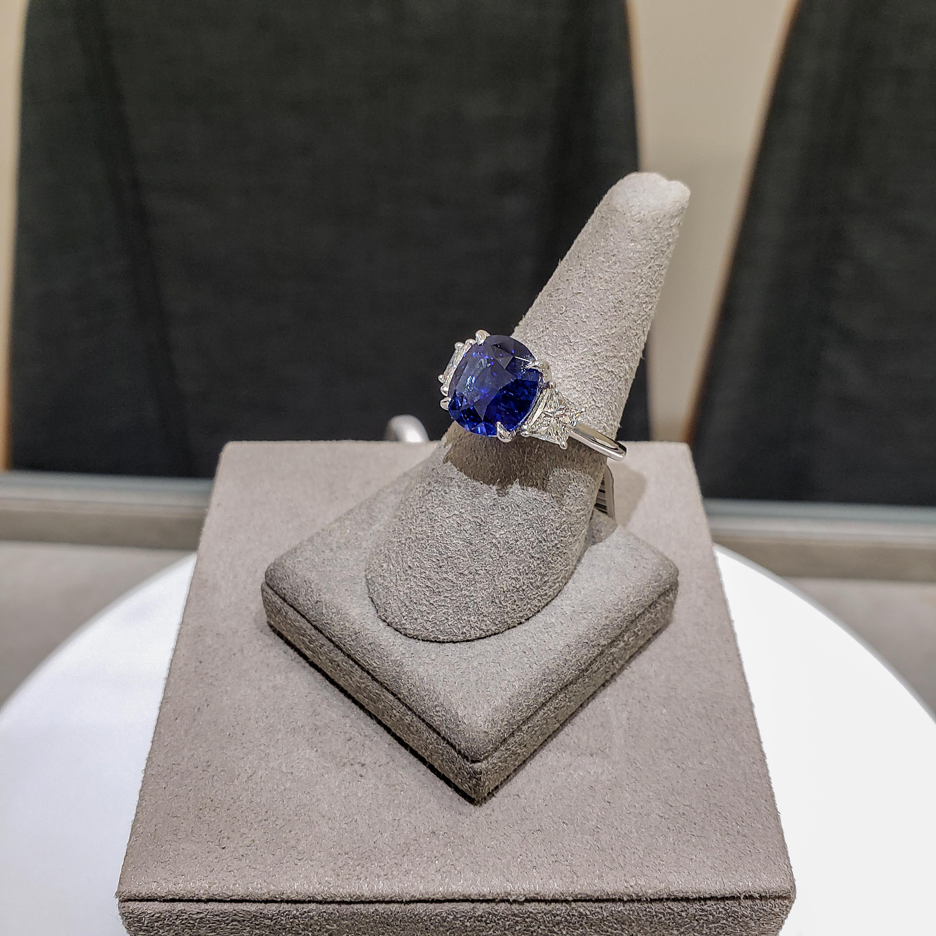 6.15 Carats Cushion Cut Blue Sapphire and Diamond Three-Stone Engagement Ring In New Condition For Sale In New York, NY