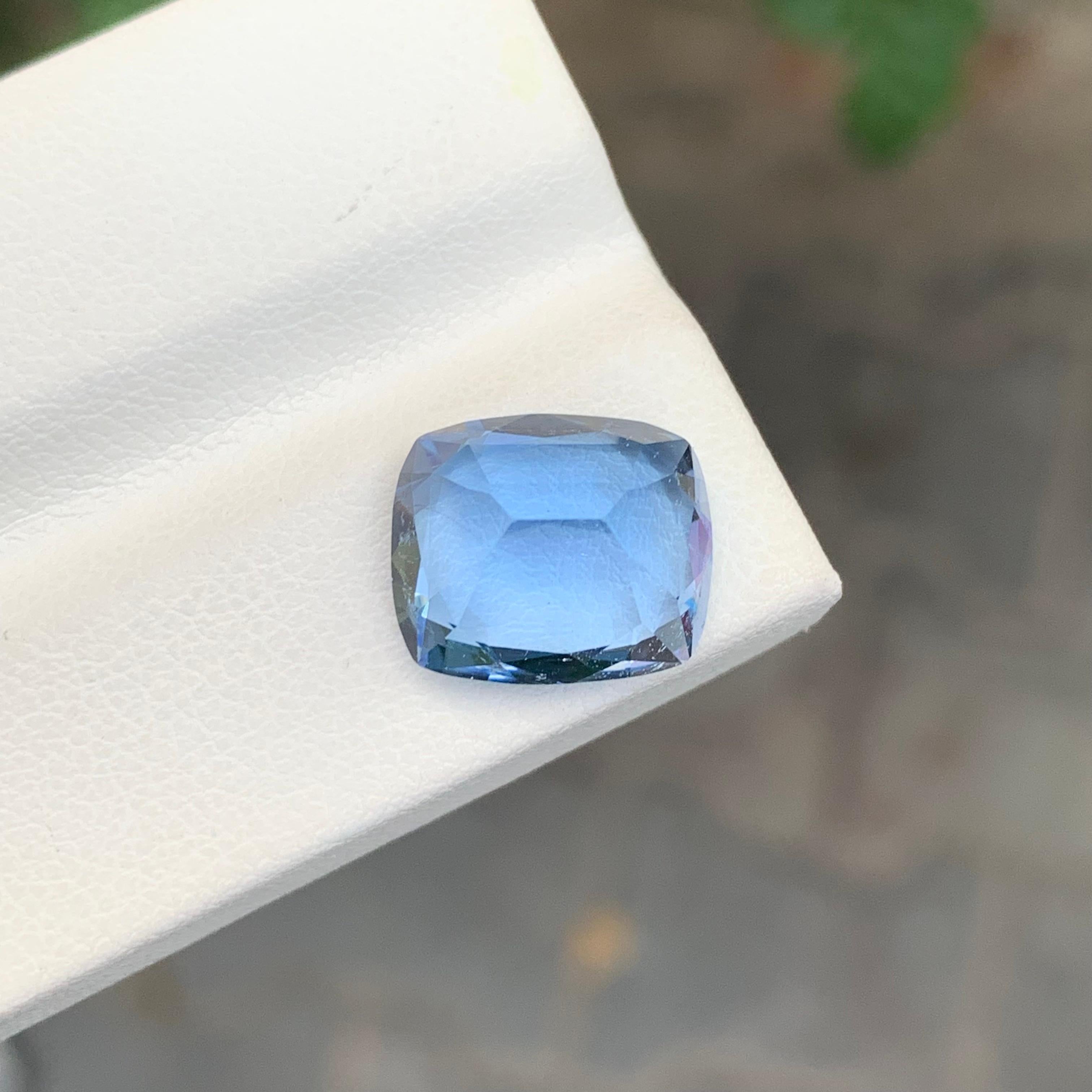 Superbe aigue-marine goshenite taille coussin de 6,15 carats en vente 1