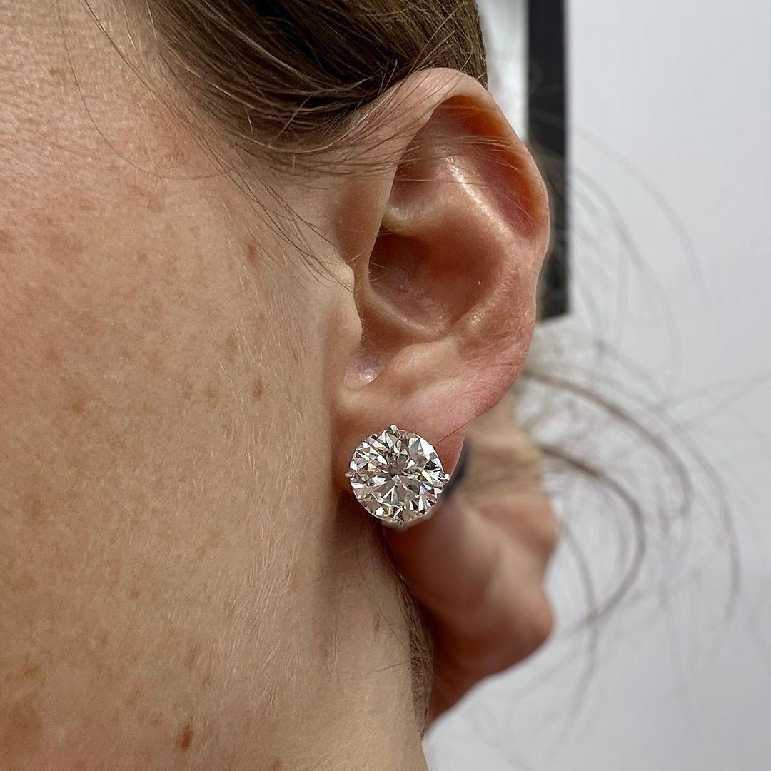 6 Karat passender runder Diamanten im Rundschliff in massivem Platin gefasst im Zustand „Hervorragend“ in Rome, IT