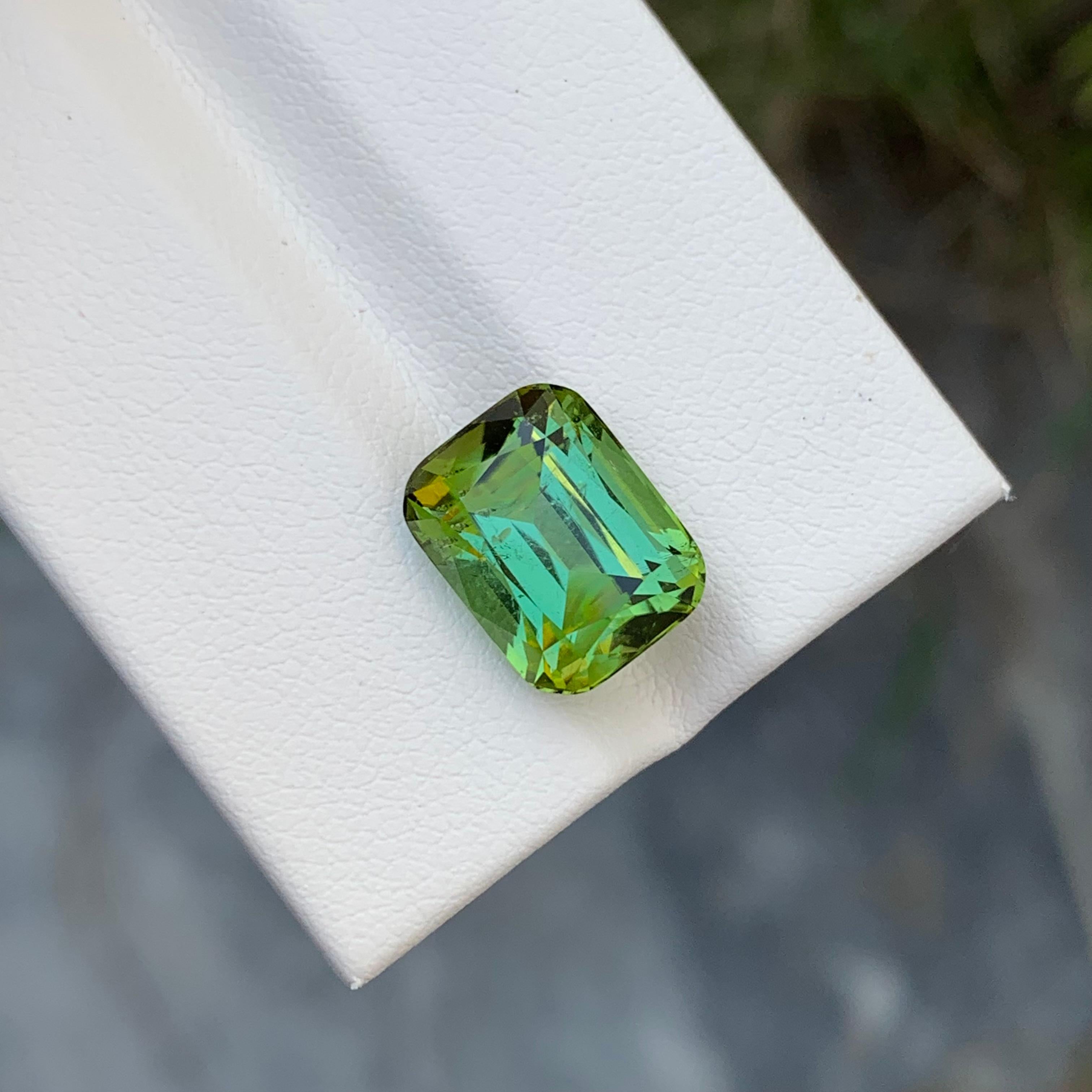 6,15 Karat Natürlicher loser grüner Turmalin mit Lagoon Shade Smaragd Form Edelstein (Arts and Crafts) im Angebot