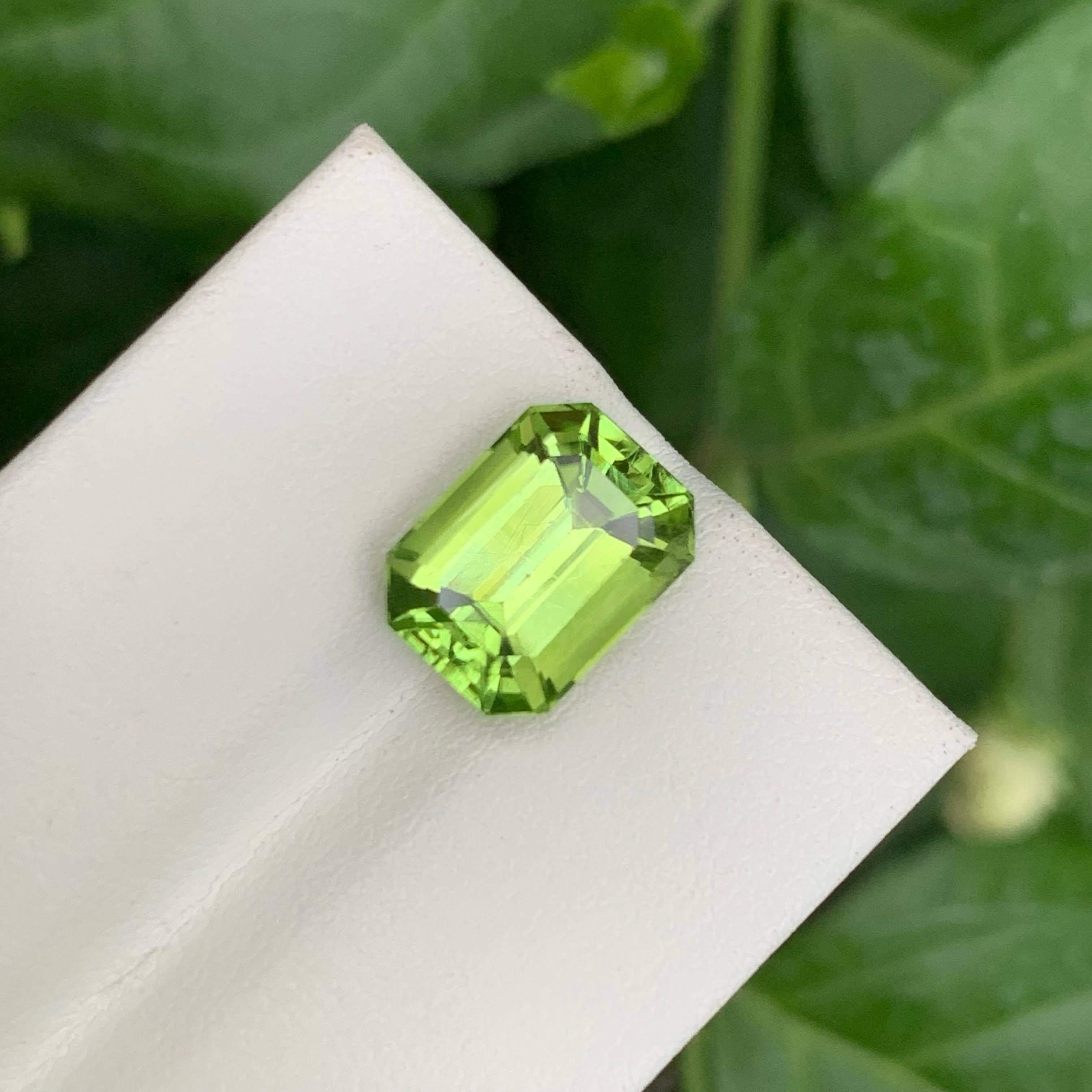 6.15 Carat Natural Loose Green Peridot Emerald Cut Natural Pakistani Gemstone For Sale 5