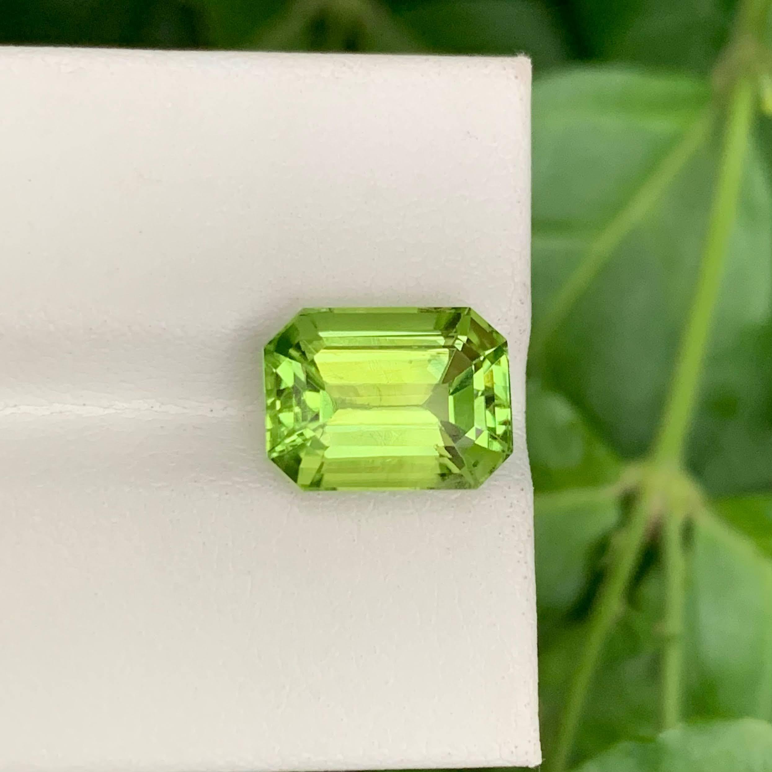 Weight 6.15 carat 
Dimensions 11.6x8.7x6.9mm
Treatment None
Origin Pakistan 
Clarity VVS 
Shape Cut Emerald 




This 6.15 Carat Natural Loose Green Peridot showcases a vivid apple-green hue with a brilliant glow that captures the essence of