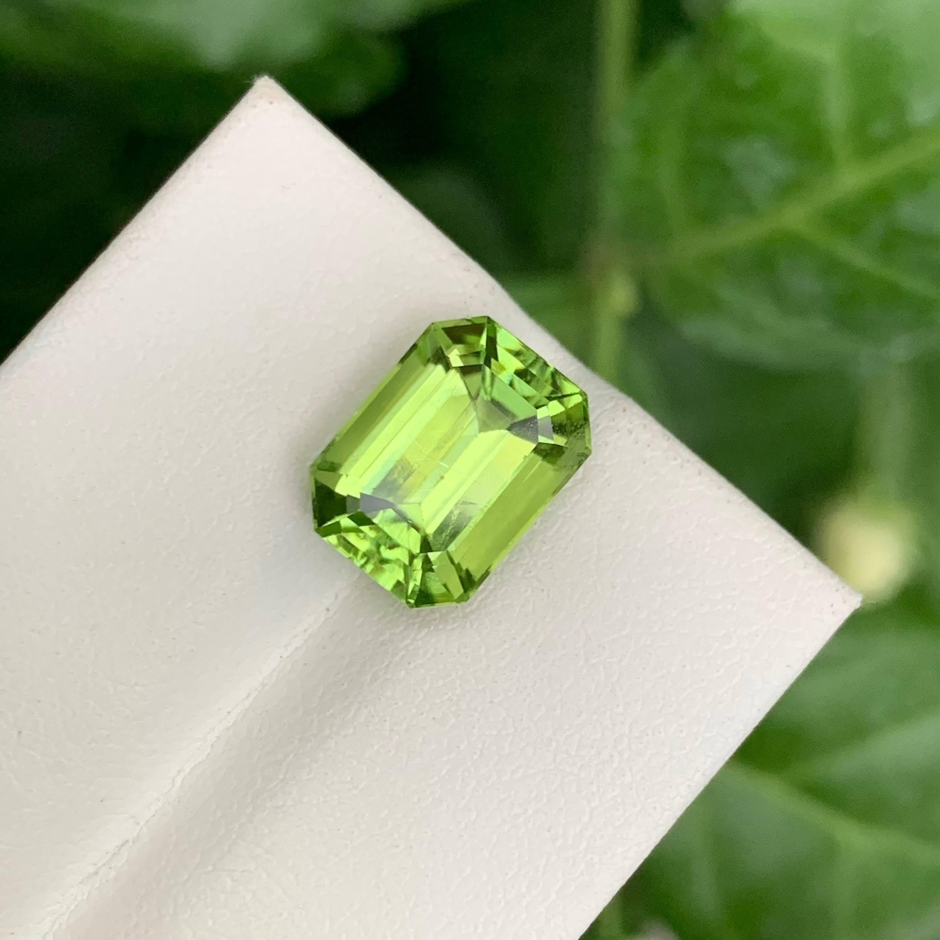6.15 Carat Natural Loose Green Peridot Emerald Cut Natural Pakistani Gemstone For Sale 2