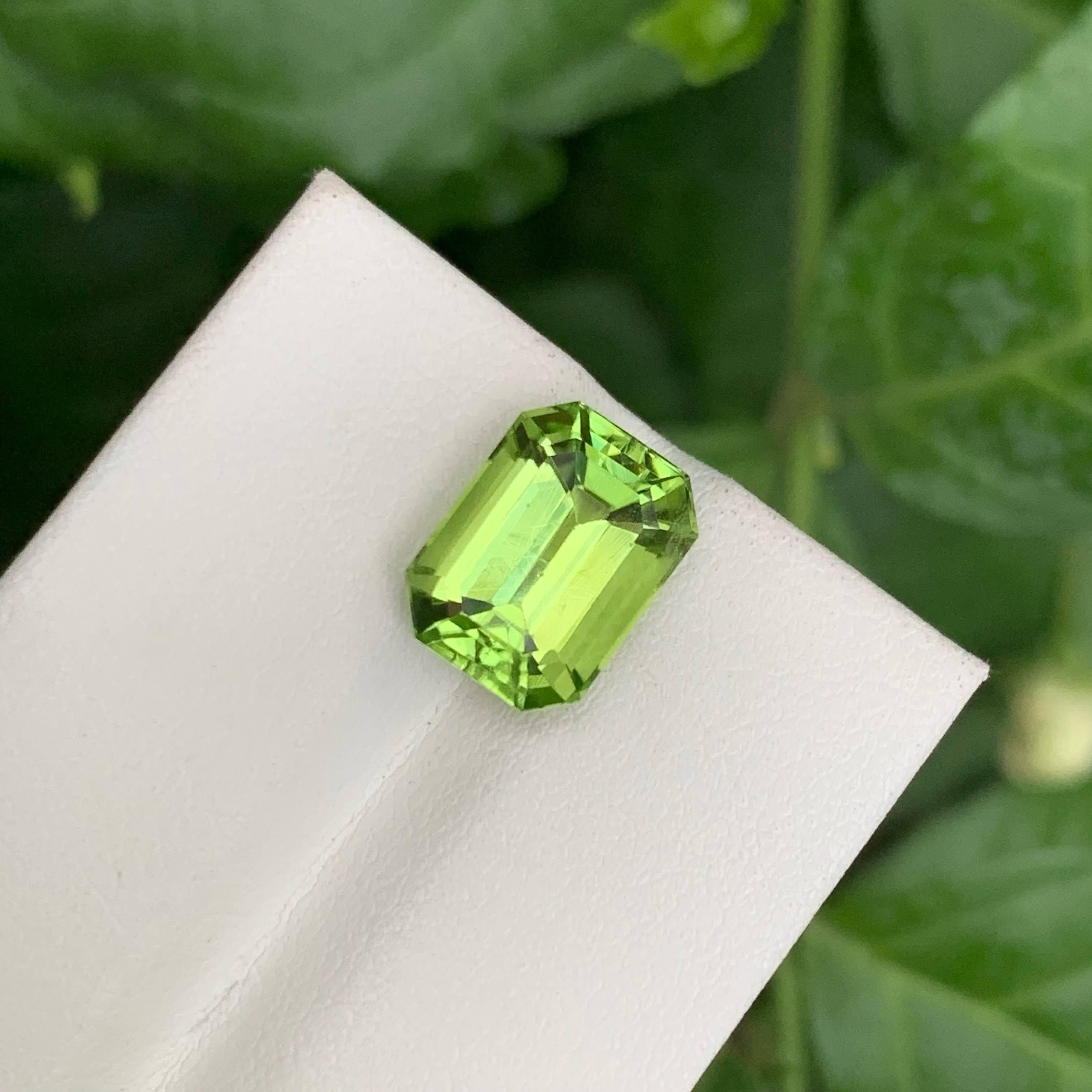 6.15 Carat Natural Loose Green Peridot Emerald Cut Natural Pakistani Gemstone For Sale 4