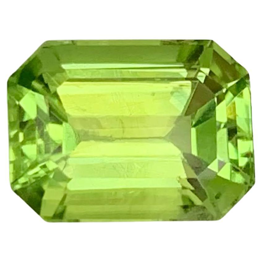 6.15 Carat Natural Loose Green Peridot Emerald Cut Natural Pakistani Gemstone For Sale