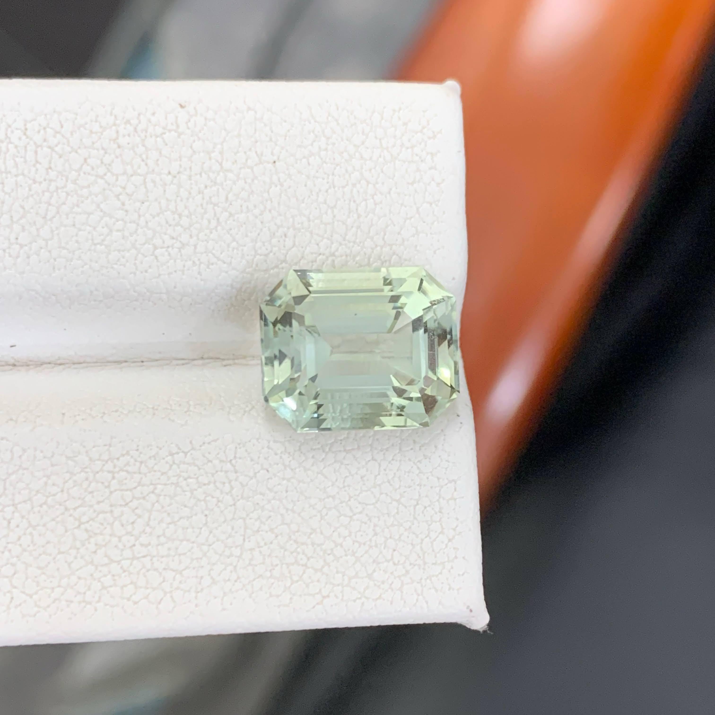 6.15 Carati Nature sciolti di ametista verdognola pietra tagliata a smeraldo Gemma africana In condizioni Nuovo in vendita a Bangkok, TH