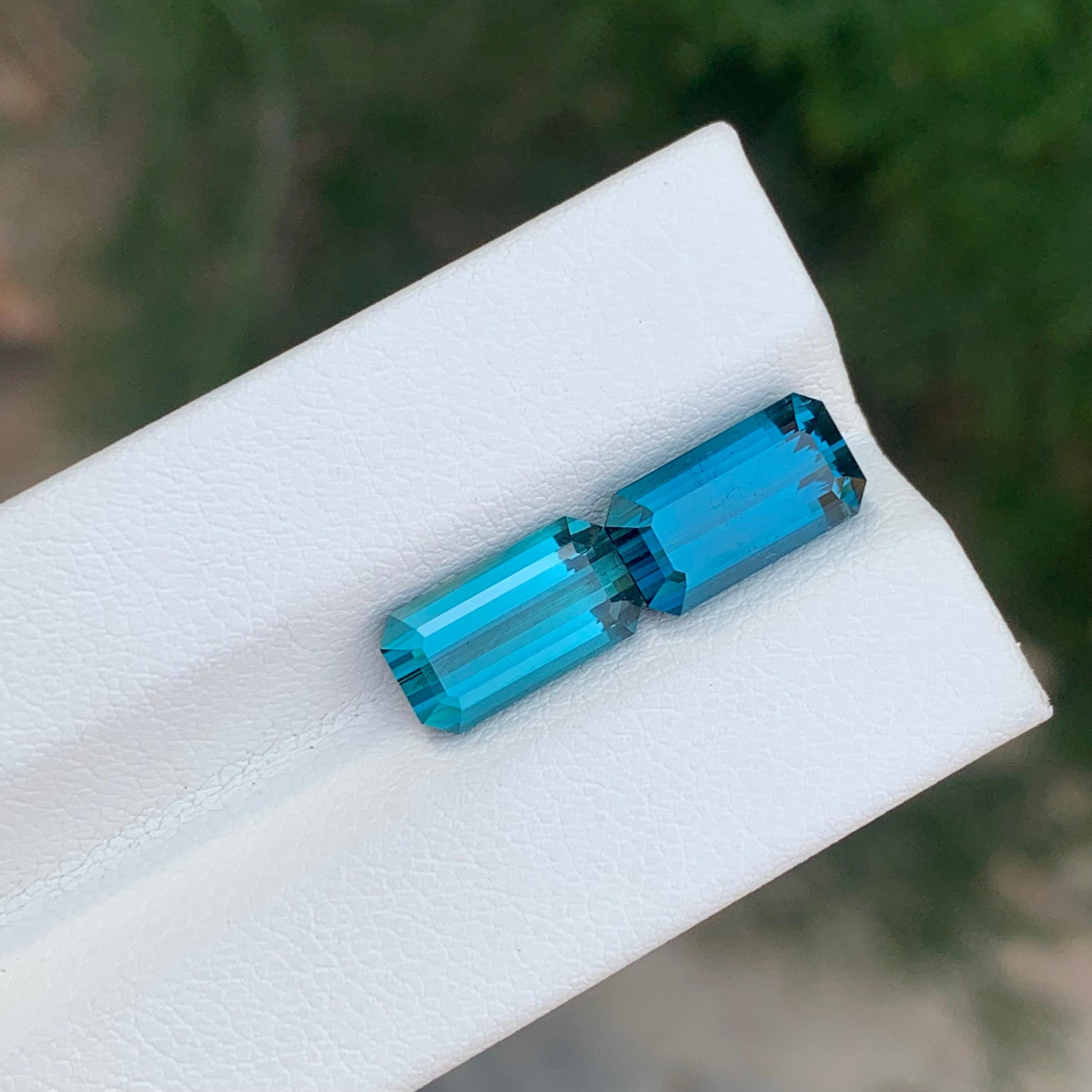 Arts and Crafts 6.15 Carat Natural Loose Indicolite Tourmaline Pair Emerald Shape Gemstone (pierre précieuse en forme d'émeraude) en vente