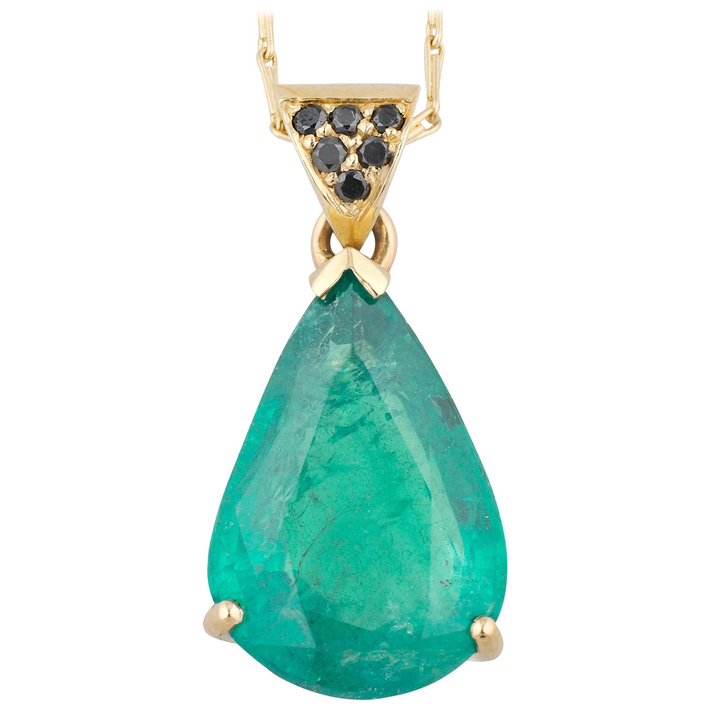 6.15 Carat Emerald Pear Shape and Black Diamond Contemporary Necklace For Sale