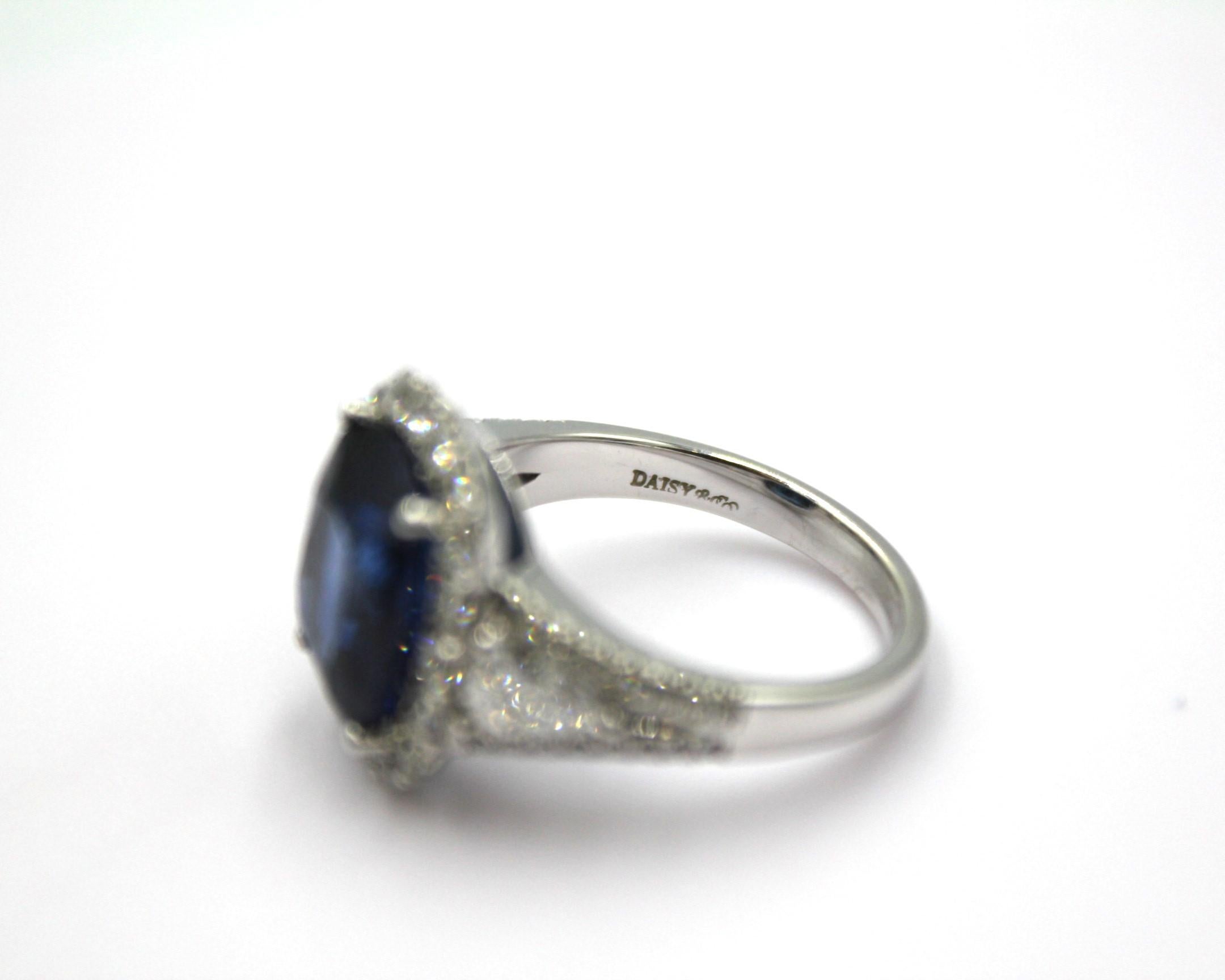 Women's 6.15 Carat Sapphire & Diamond Ring For Sale