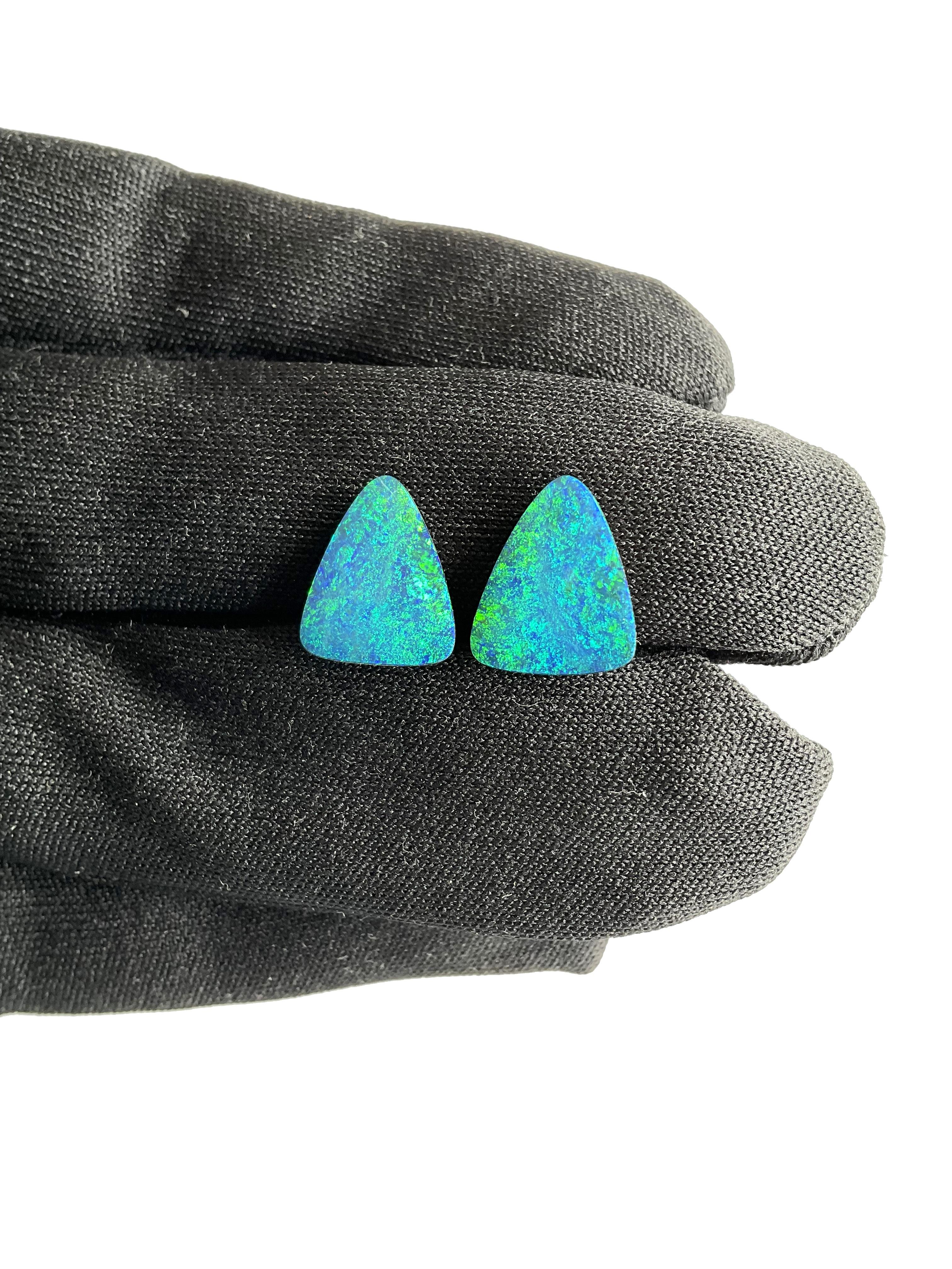 6,15 carati di opale australiano Coppia di opali verde reale con giochi di colore blu Gemma in vendita 6