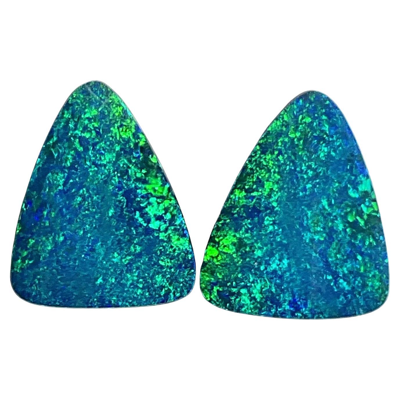 6,15 Karat Australischer Opal Paar Royal Green Flash mit blauem Farbspiel Edelstein