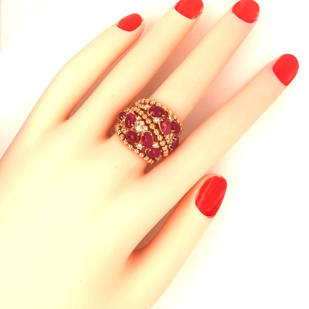 6.15 Carat of Cabochon Ruby and 0.85 Carat Round Diamonds Cocktail Ring On Rose  For Sale 3