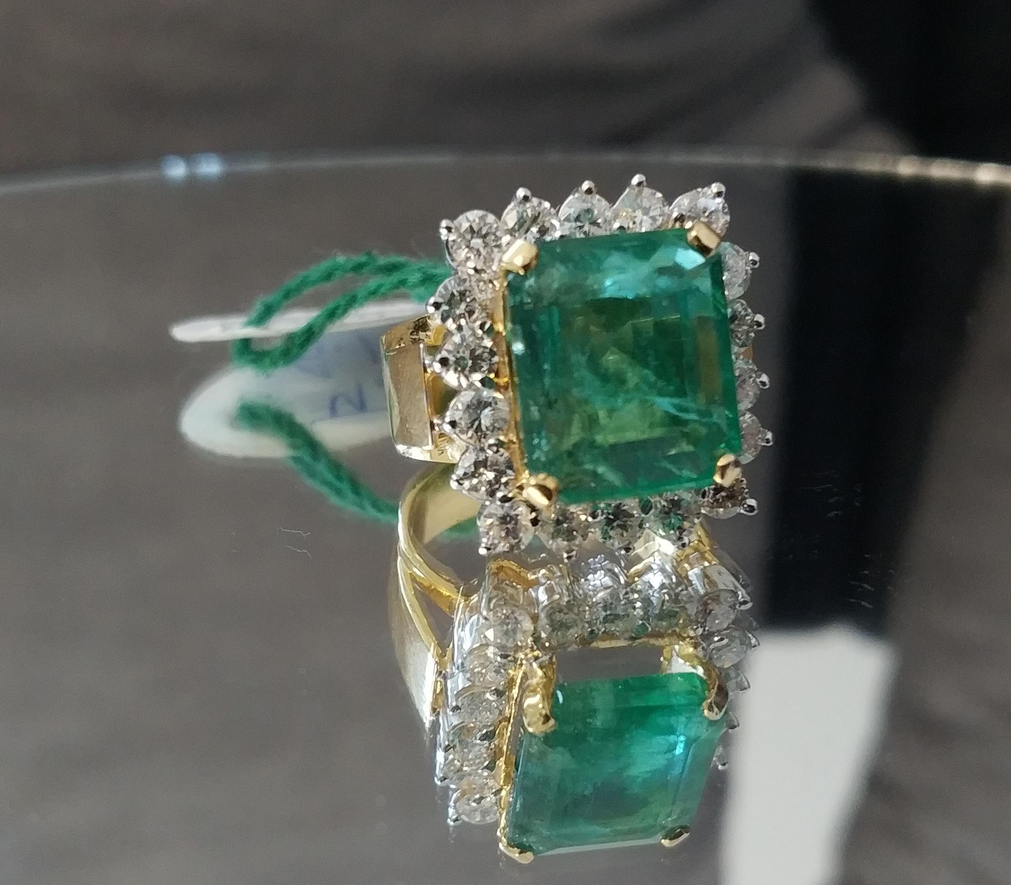6.16 Carat Emerald 2.3 Carat Diamond Ring For Sale 6