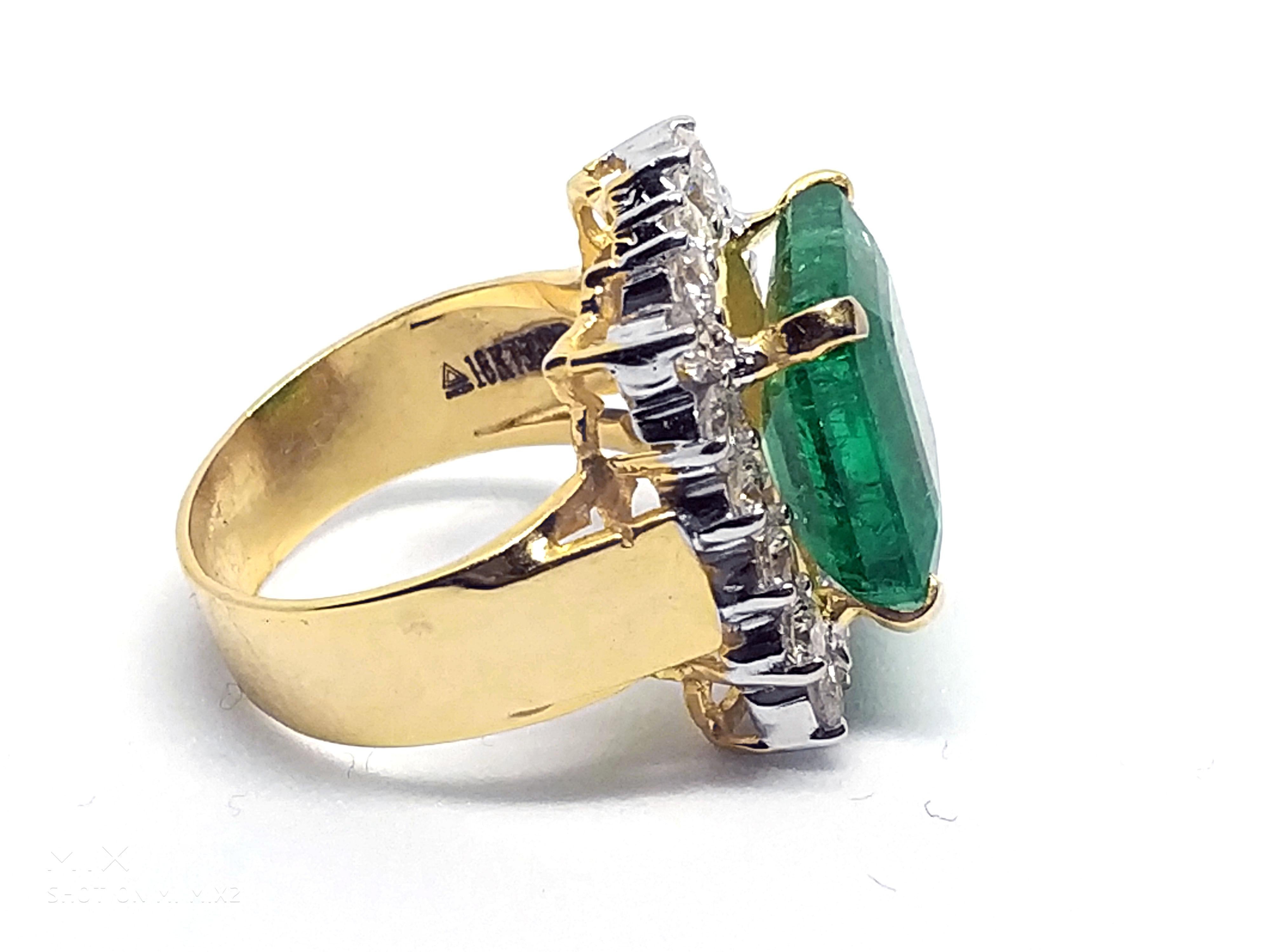 Women's 6.16 Carat Emerald 2.3 Carat Diamond Ring For Sale