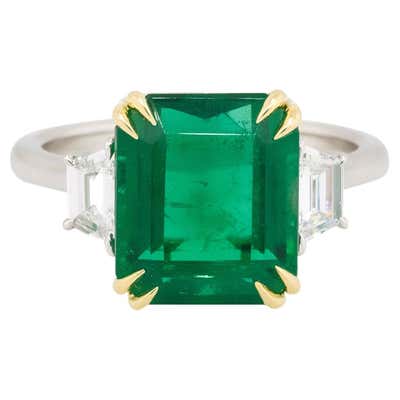 Russian Emerald Ring, 7.16 Carats For Sale at 1stDibs
