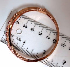 Bracciale rigido con rubini naturali taglio rotondo da 6,16 carati e diamanti, 14 carati, stile vittoriano*