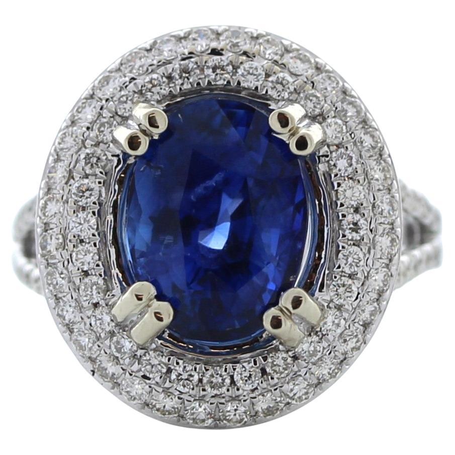 6.16 Carat Wt Cornflower Blue Sapphire & Round Diamond Fashion Ring in 14k Wg For Sale