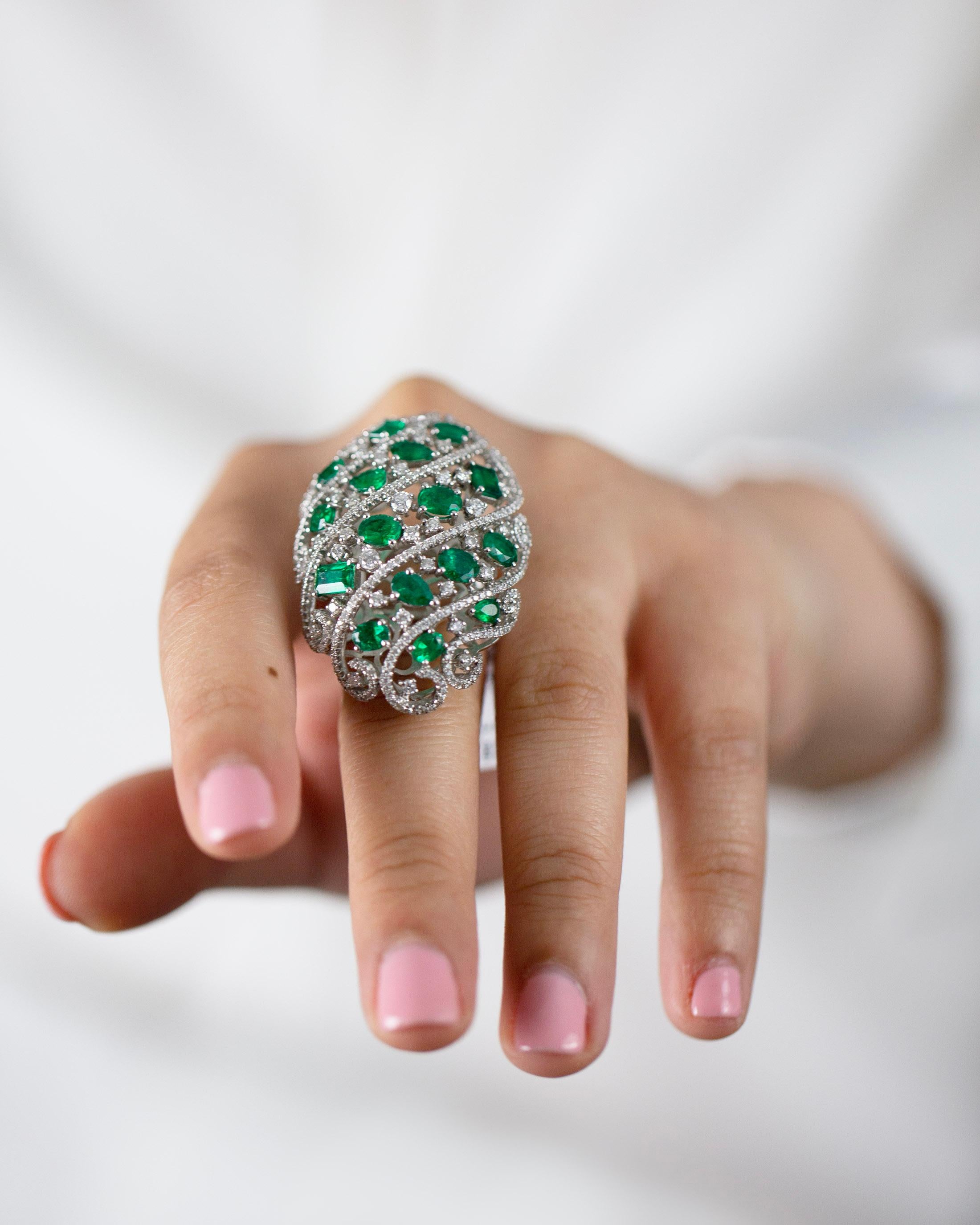 6.16 Carats Total Oval Cut Emerald & Round Diamond Open-Work Dome Fashion Ring For Sale 1