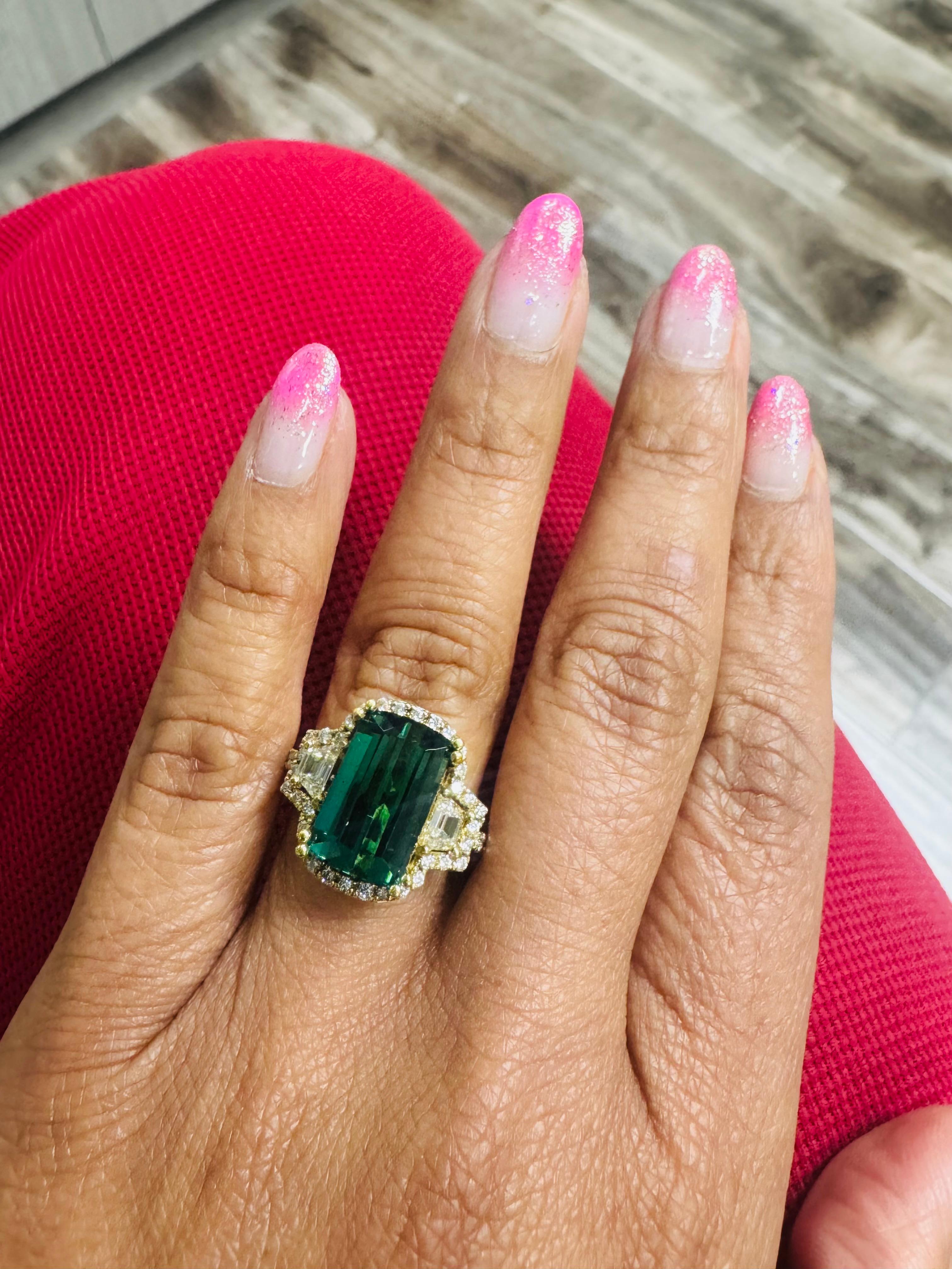 6.17 Carat Green Tourmaline Diamond 18 Karat Yellow Gold Three-Stone Ring In New Condition For Sale In Los Angeles, CA