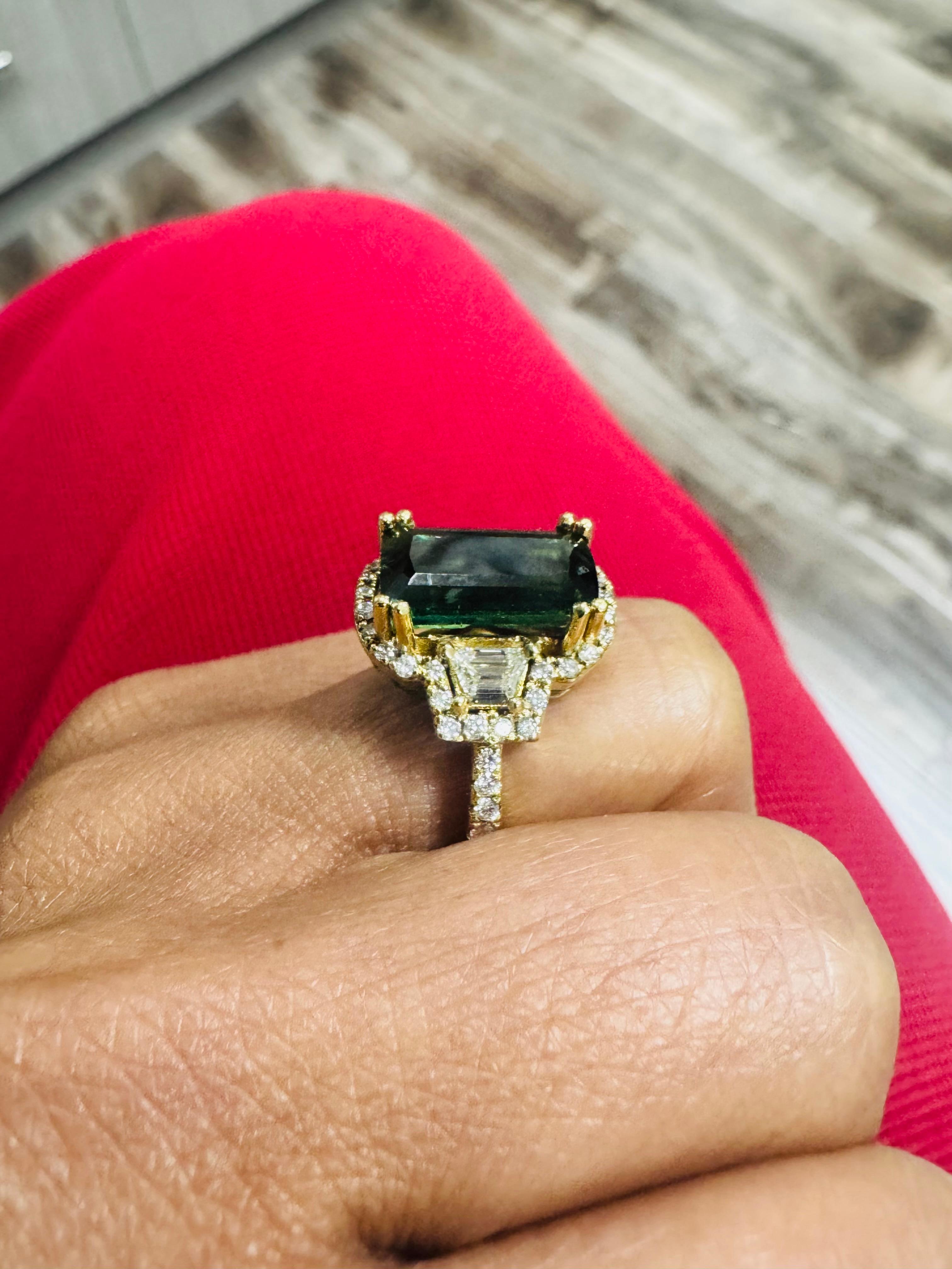 Women's 6.17 Carat Green Tourmaline Diamond 18 Karat Yellow Gold Three-Stone Ring For Sale