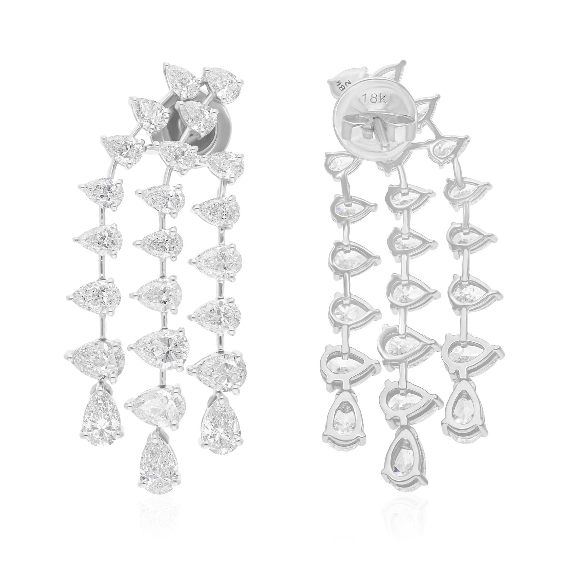 Coulées dans de l'or 18 carats, ces boucles d'oreilles exquises sont serties de 6,17 carats de diamants étincelants.

Suivez la vitrine de Spectrum Jewels pour découvrir la dernière collection et les pièces exclusives. Spectrum Jewels est fièrement