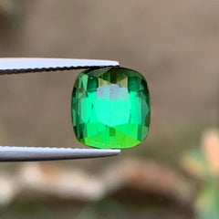 6.17 Karat lebhaft grüner natürlicher Turmalin im Kissenschliff, loser Edelstein für Ring